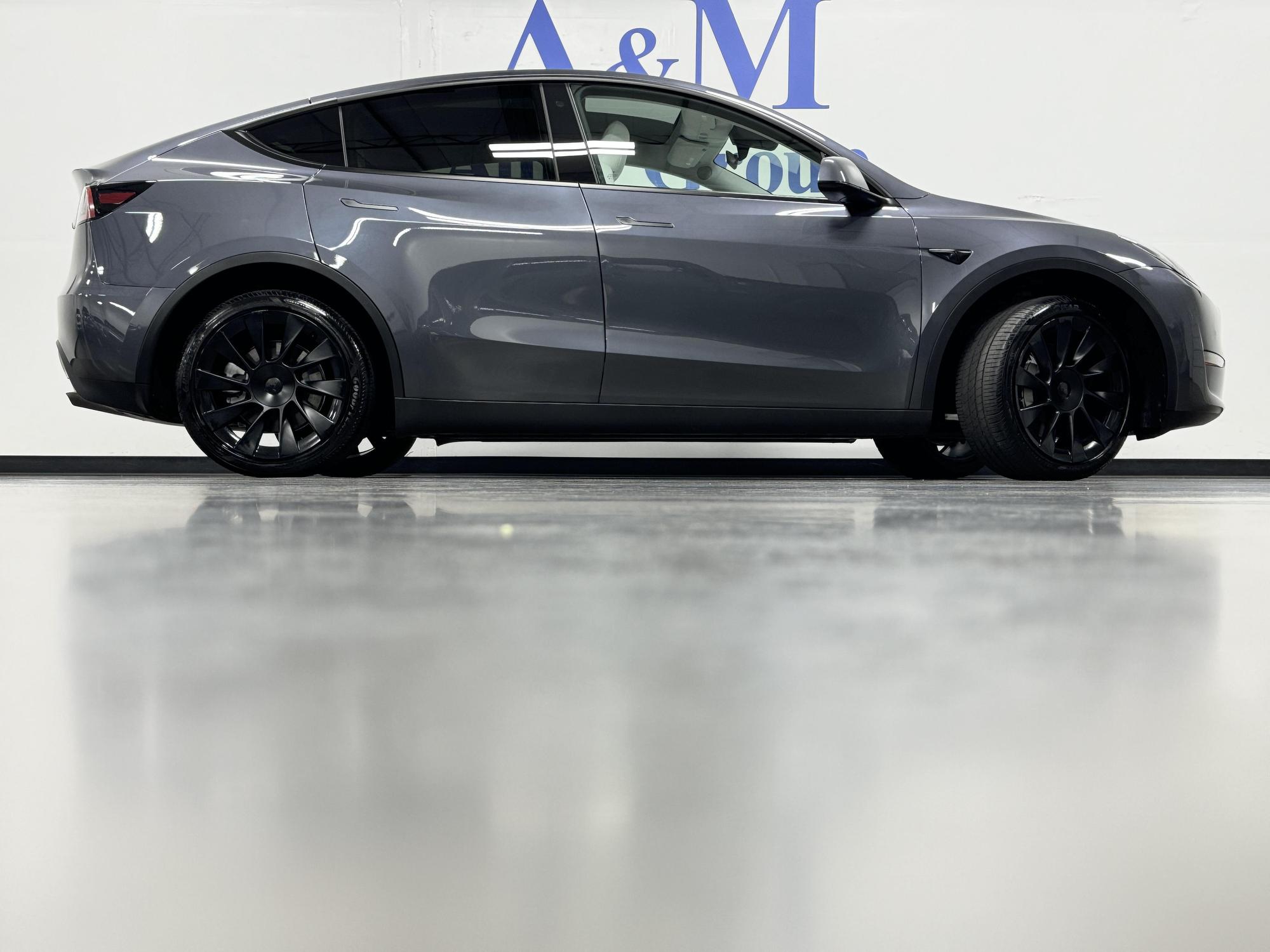 2022 Tesla Model Y Long Range photo 24