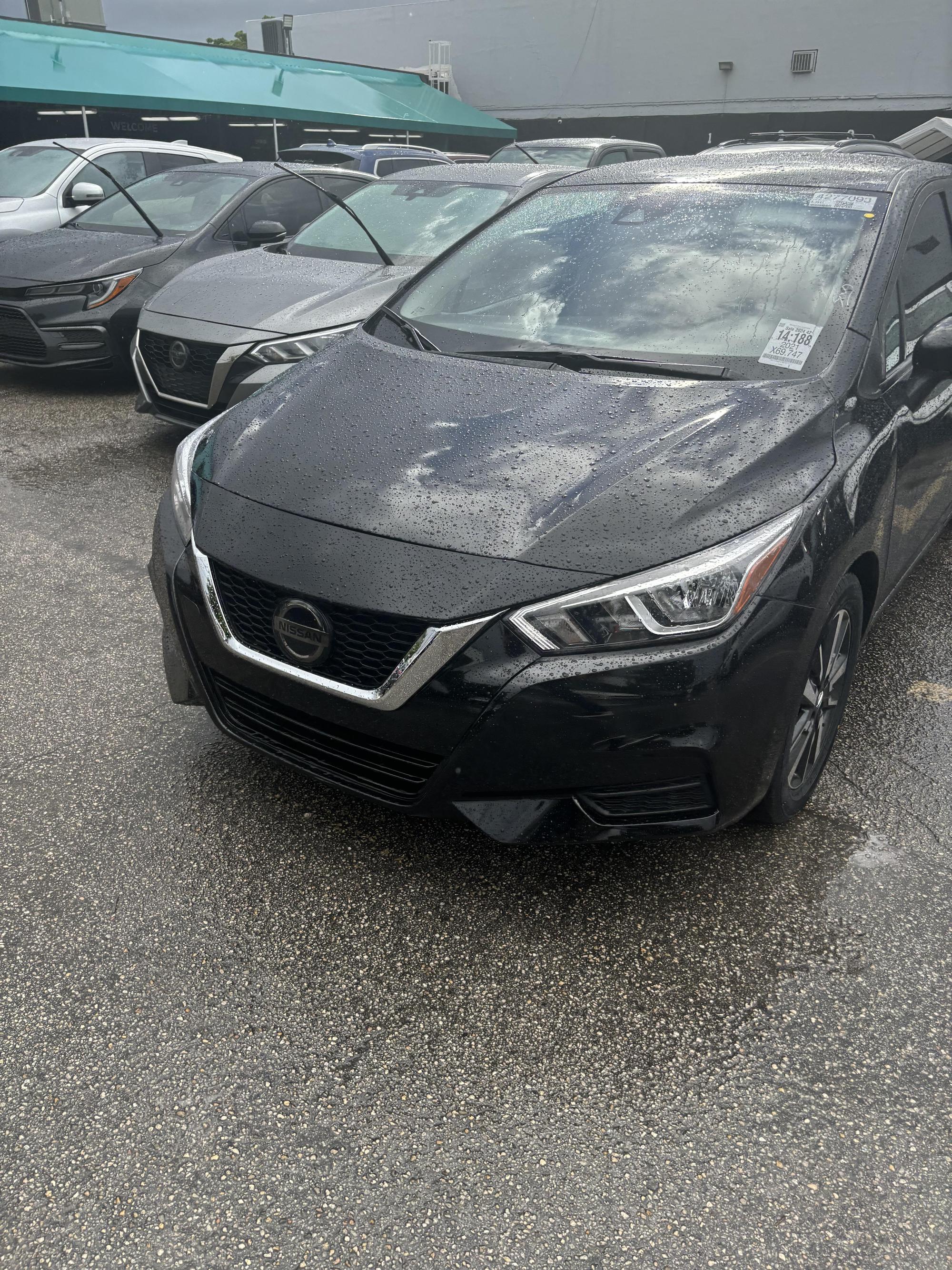 2021 Nissan Versa Sedan SV photo 3