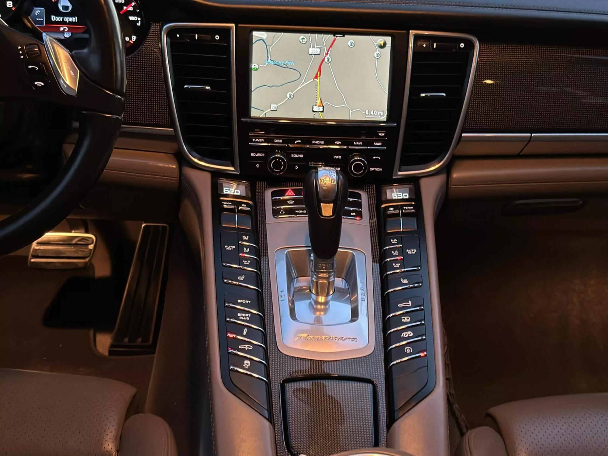 2011 Porsche Panamera Turbo photo 105