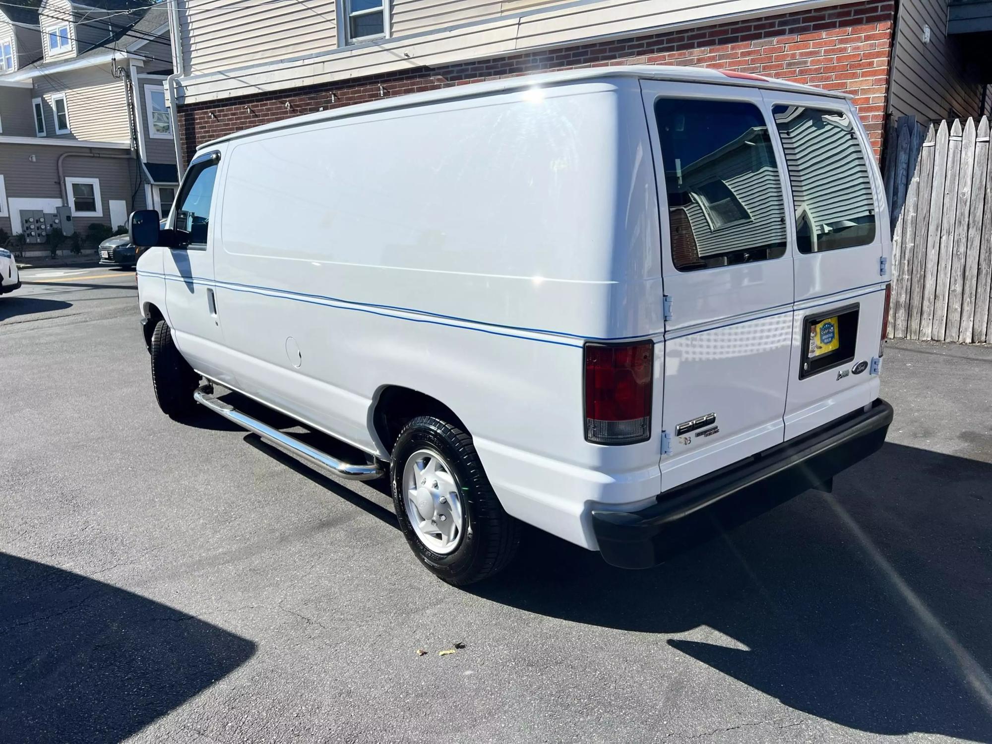 2012 Ford E-Series Econoline Van Commercial photo 26