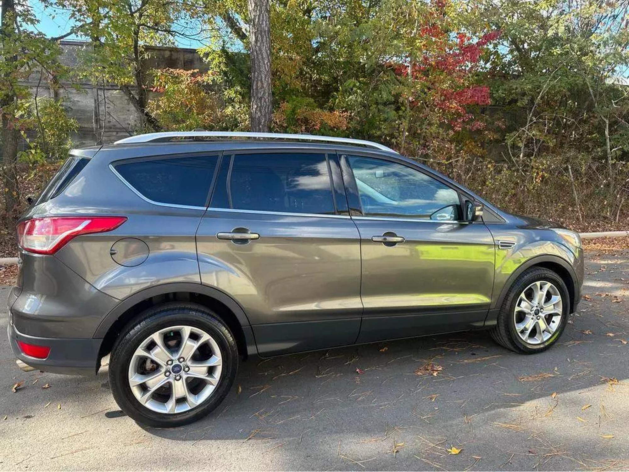 2015 Ford Escape Titanium photo 19