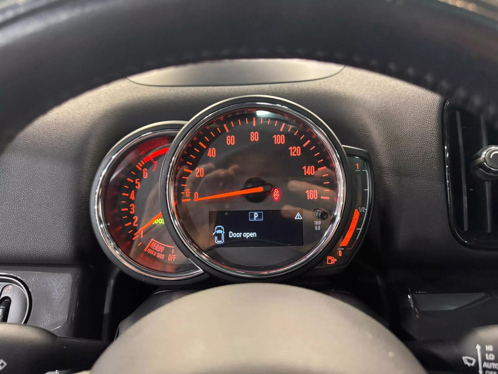 2018 MINI Countryman Base photo 11