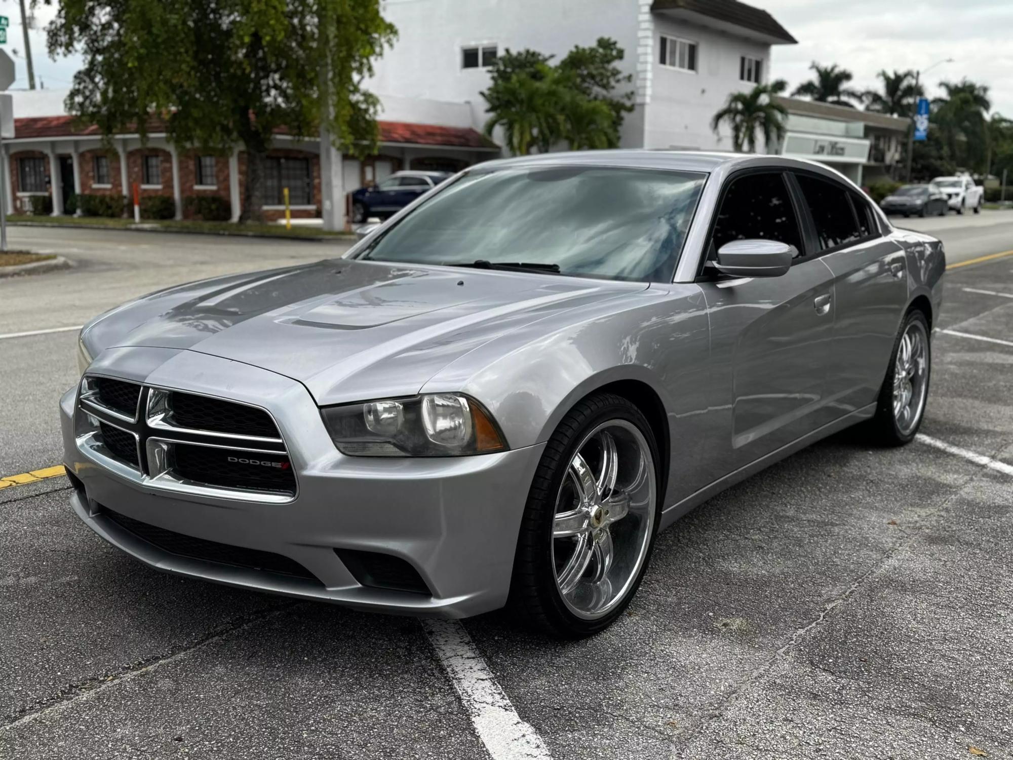 2013 Dodge Charger SE photo 23