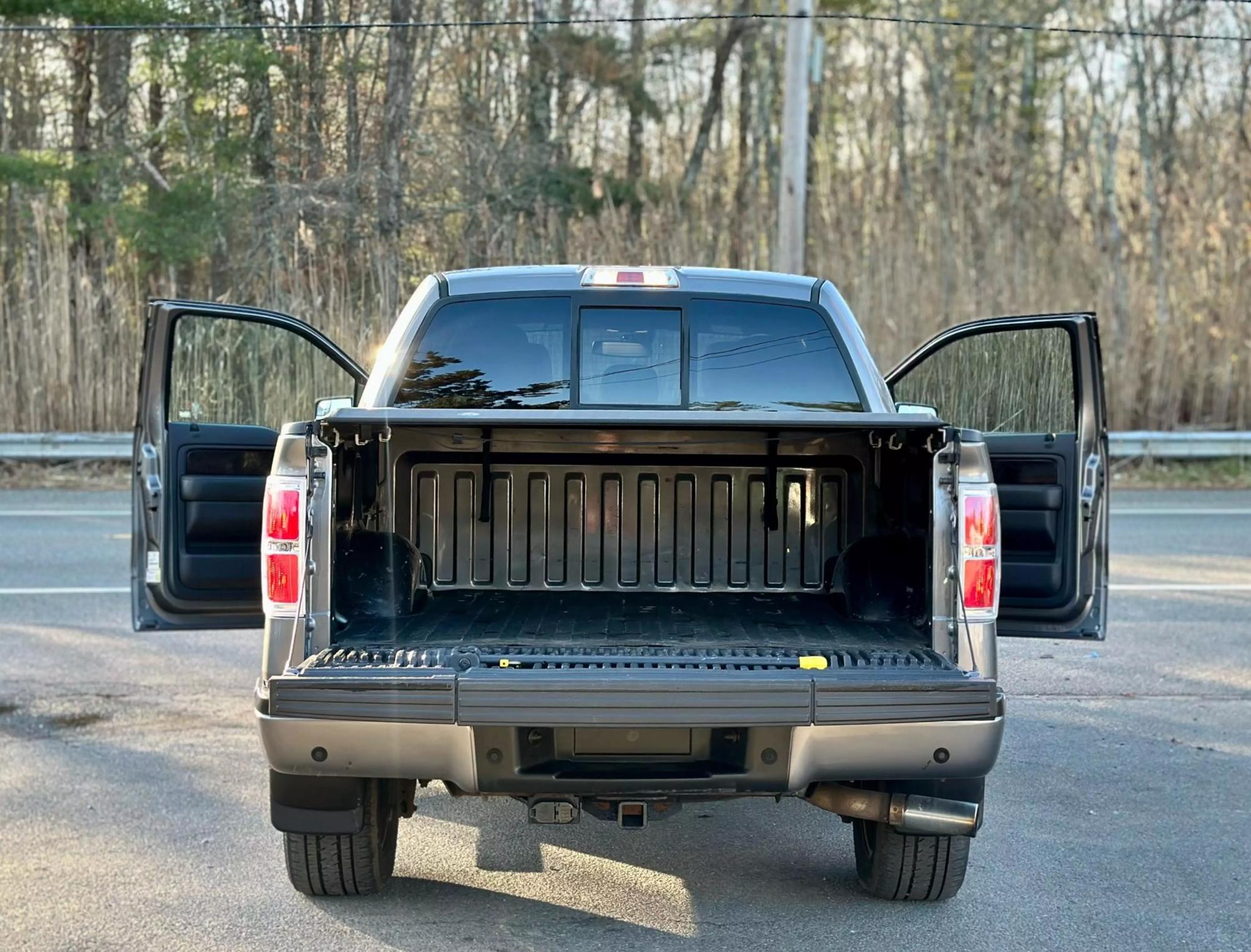 2014 Ford F-150 Platinum photo 52