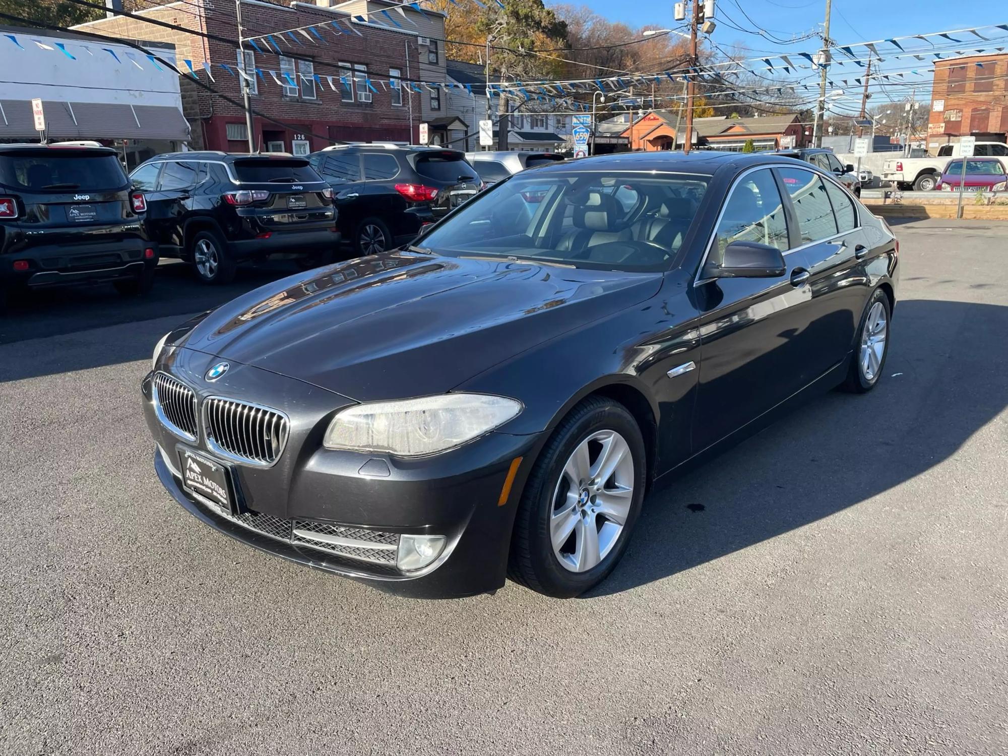 2013 BMW 5 Series 528i photo 66