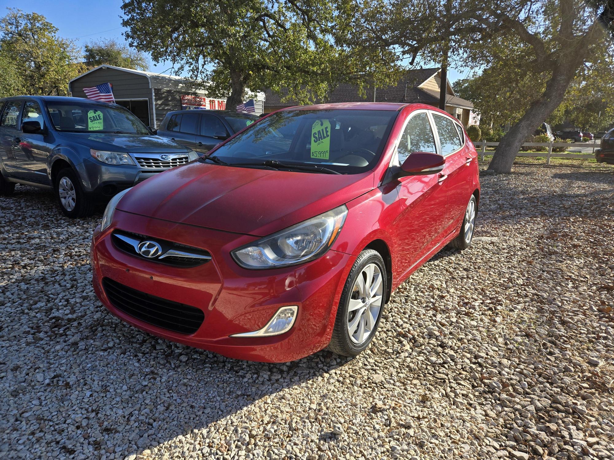 2013 Hyundai Accent SE photo 19