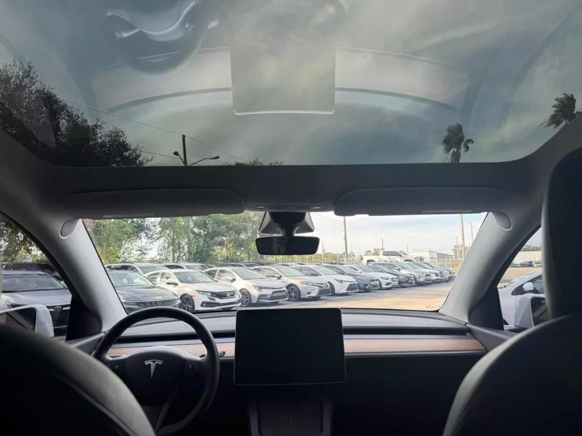 2022 Tesla Model Y Long Range photo 33