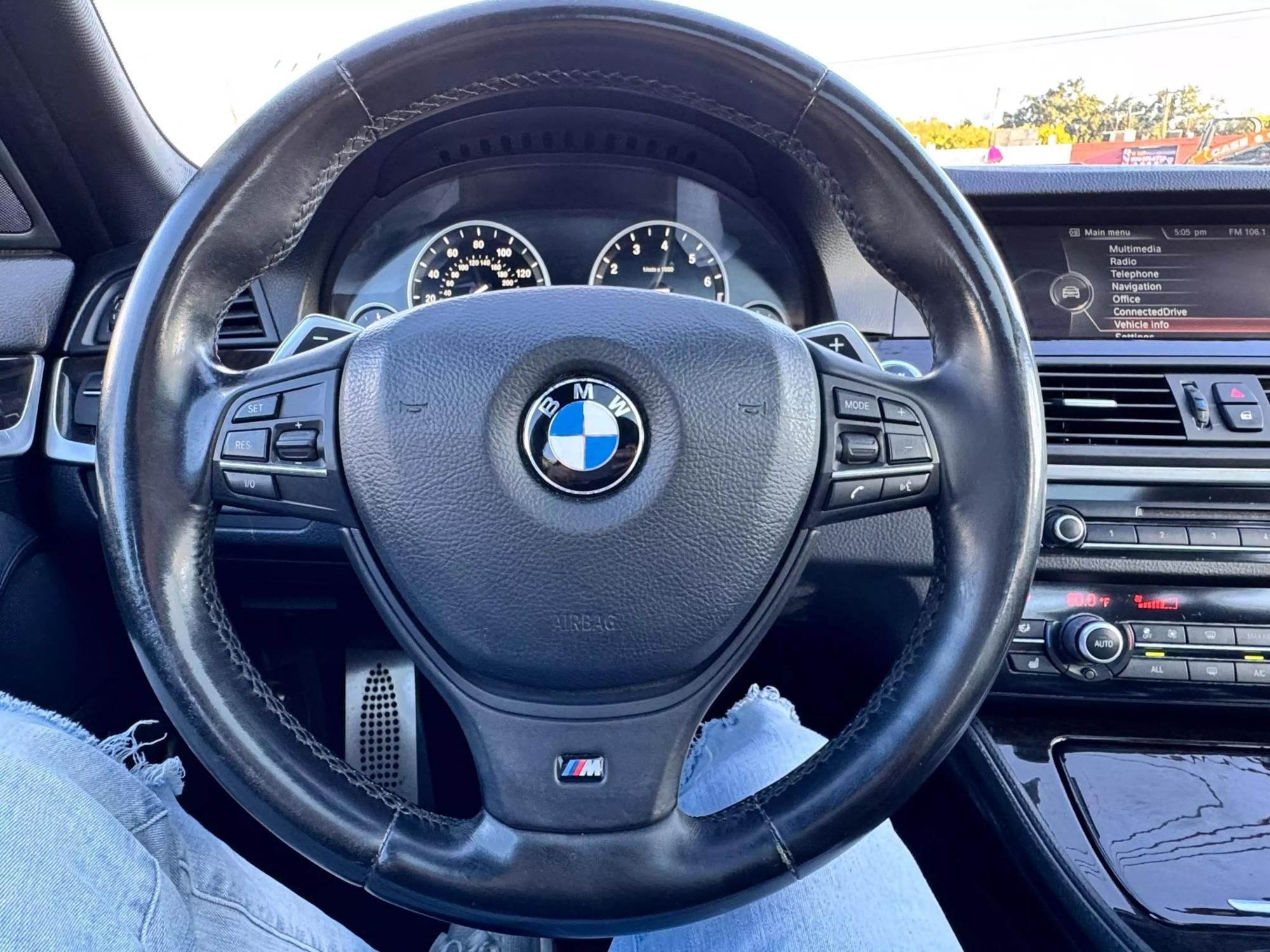 2013 BMW 5 Series 535i photo 25