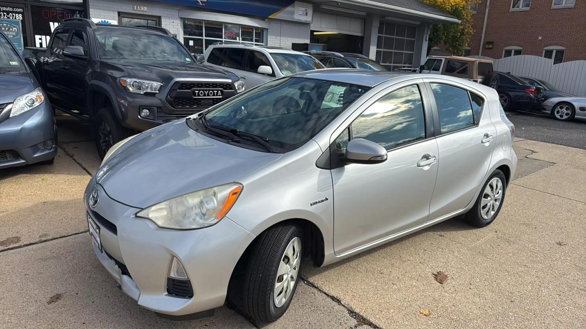 2012 Toyota Prius c One photo 50