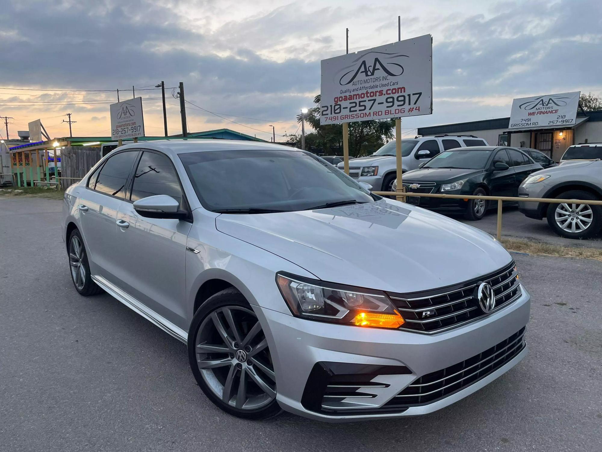 2018 Volkswagen Passat R-Line photo 14