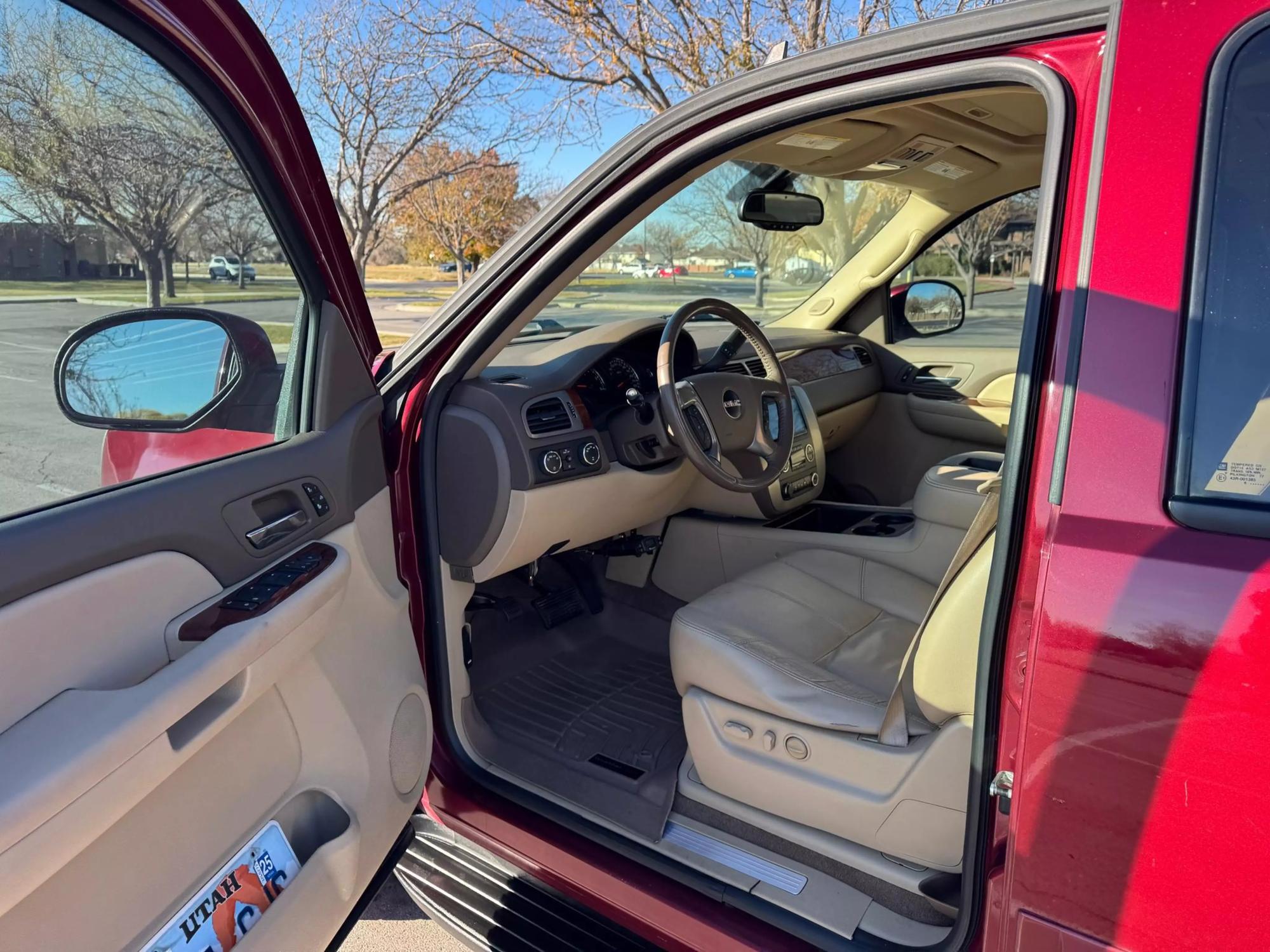 2009 GMC Yukon SLT2 photo 43