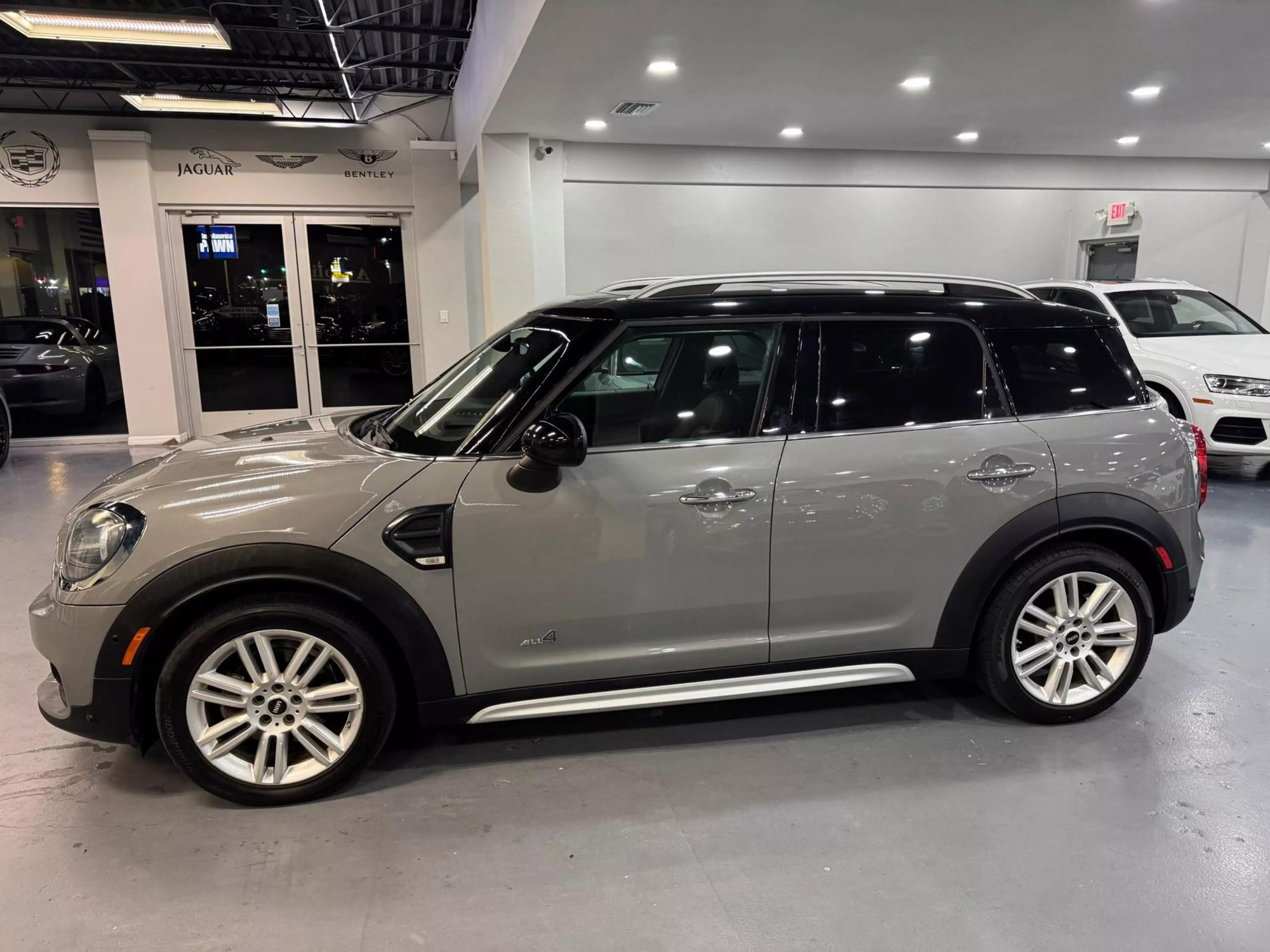 2018 MINI Countryman Base photo 4