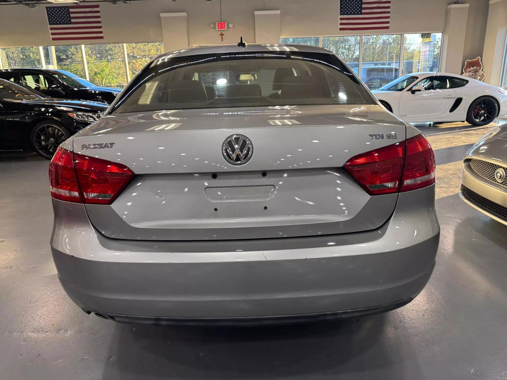 2012 Volkswagen Passat SE photo 6