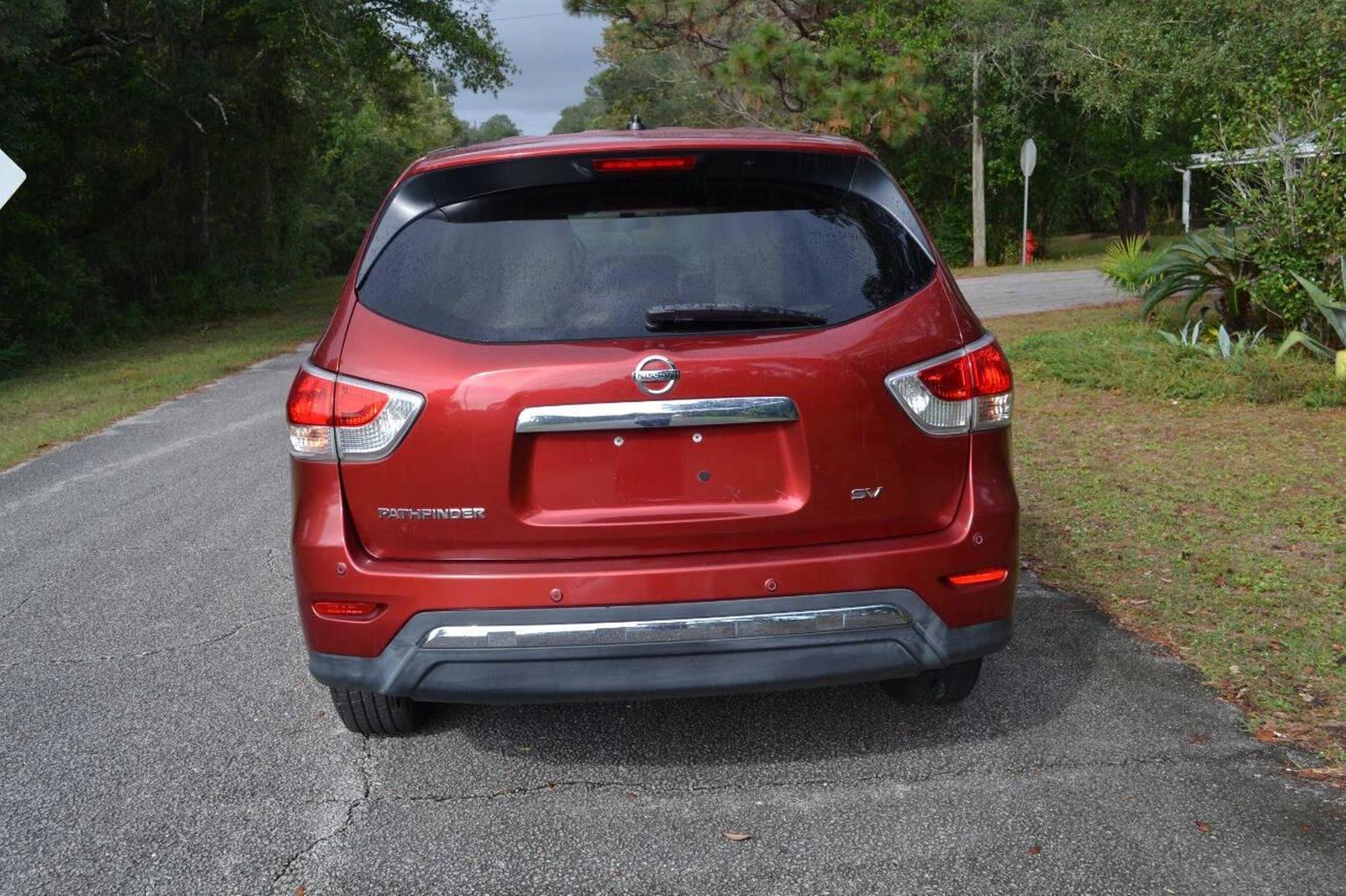 2013 Nissan Pathfinder SV photo 35