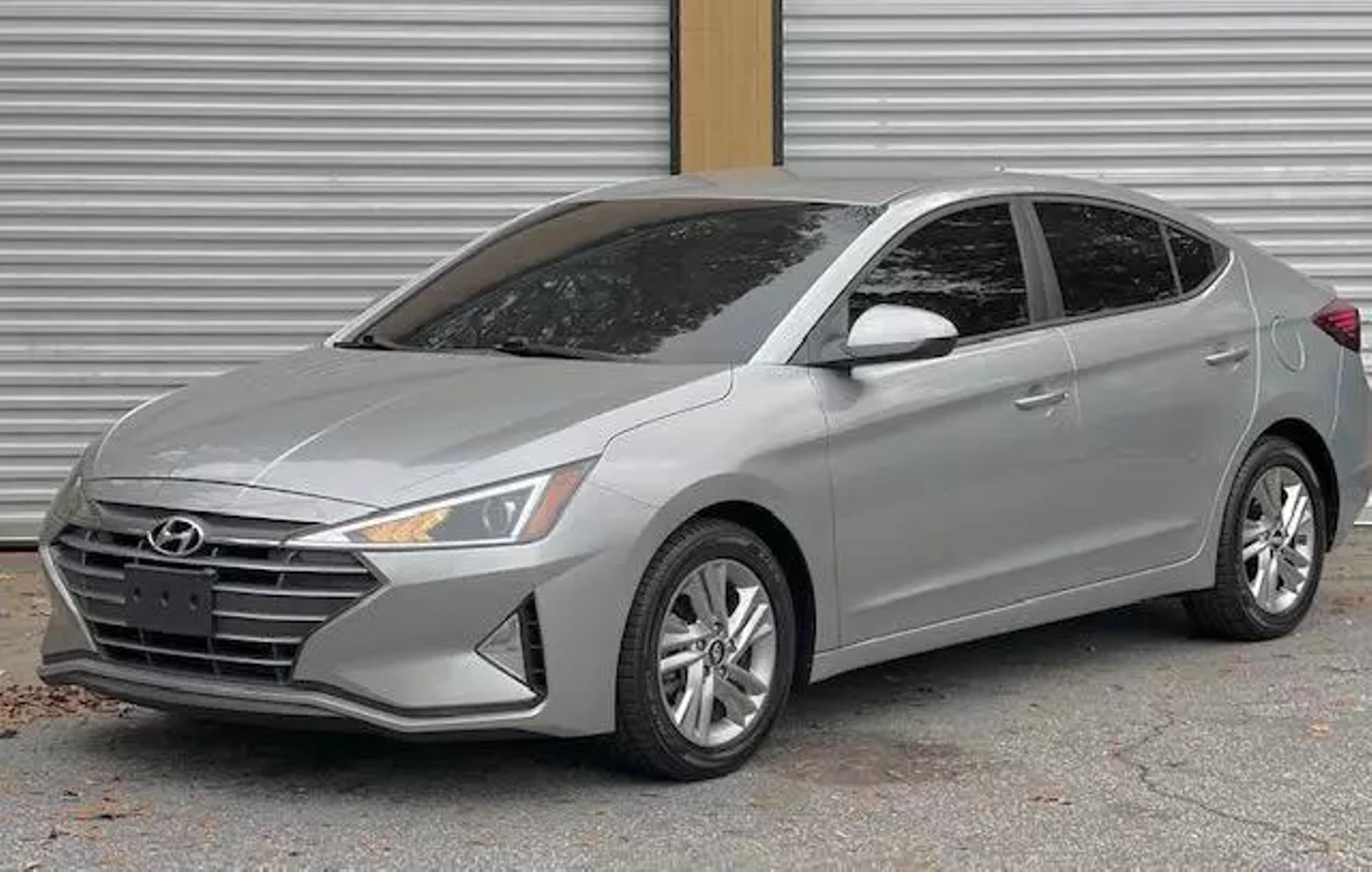 2020 Hyundai Elantra SEL photo 16