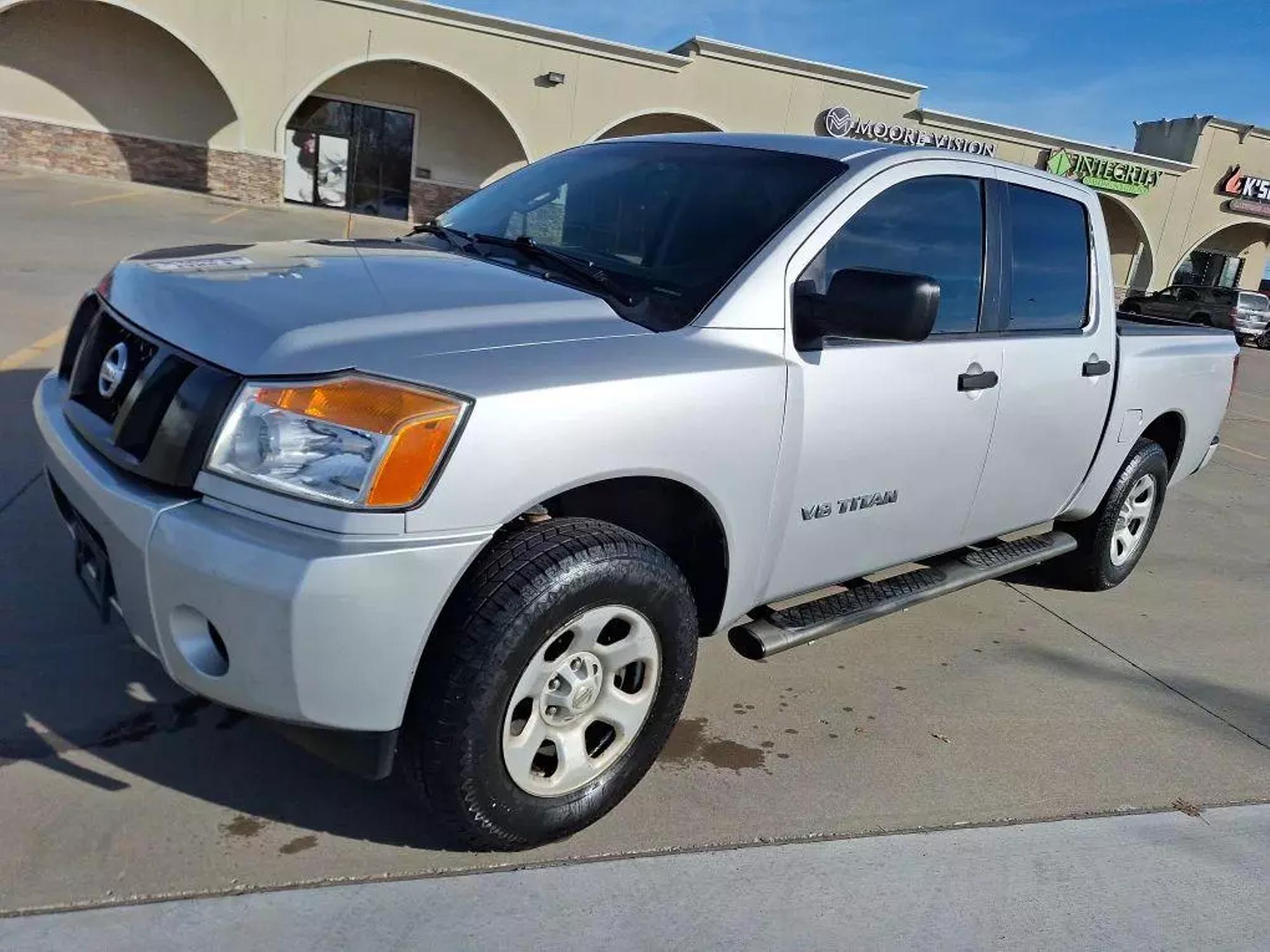 2014 Nissan Titan S photo 16