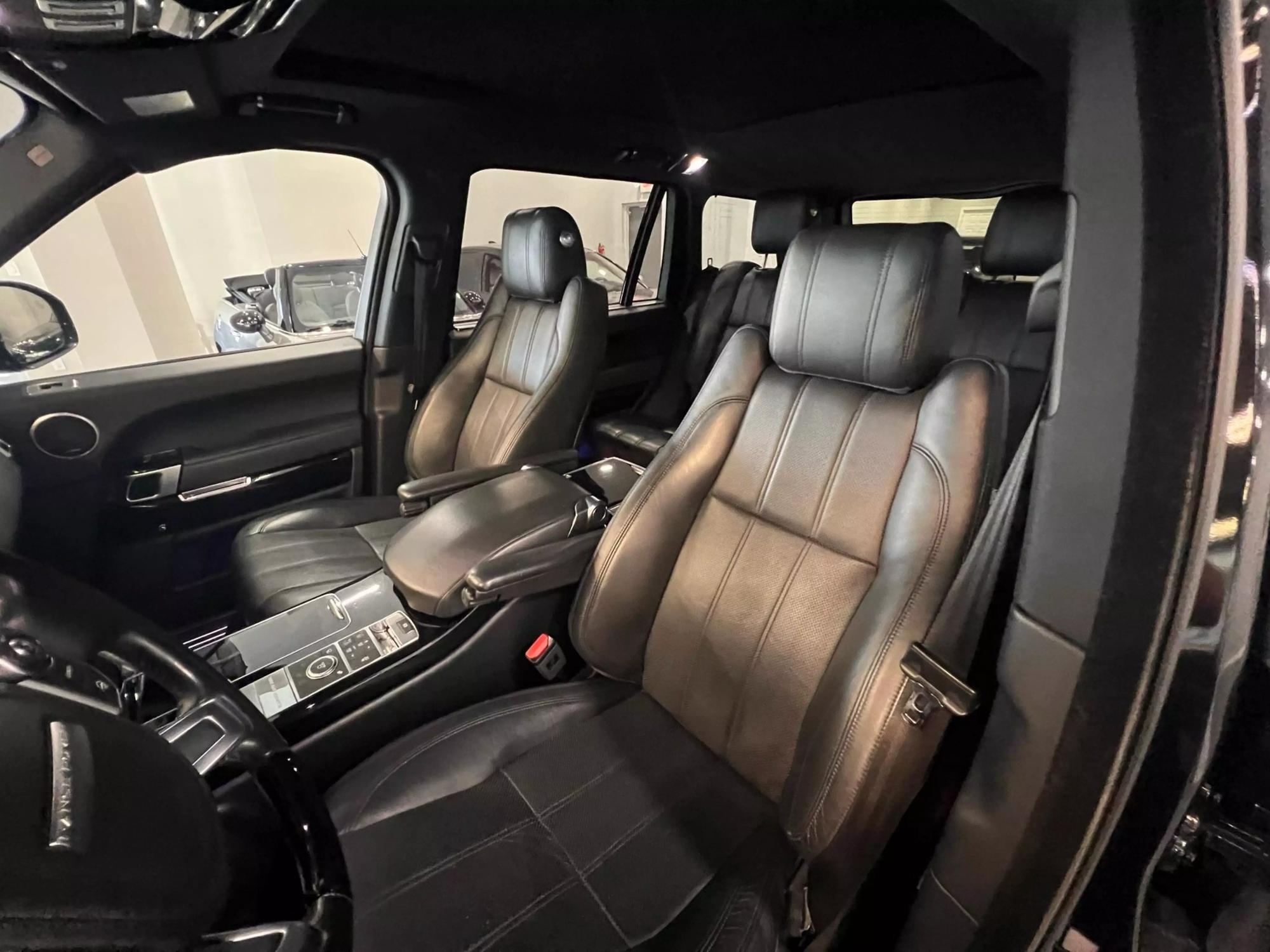 2015 Land Rover Range Rover Supercharged photo 14