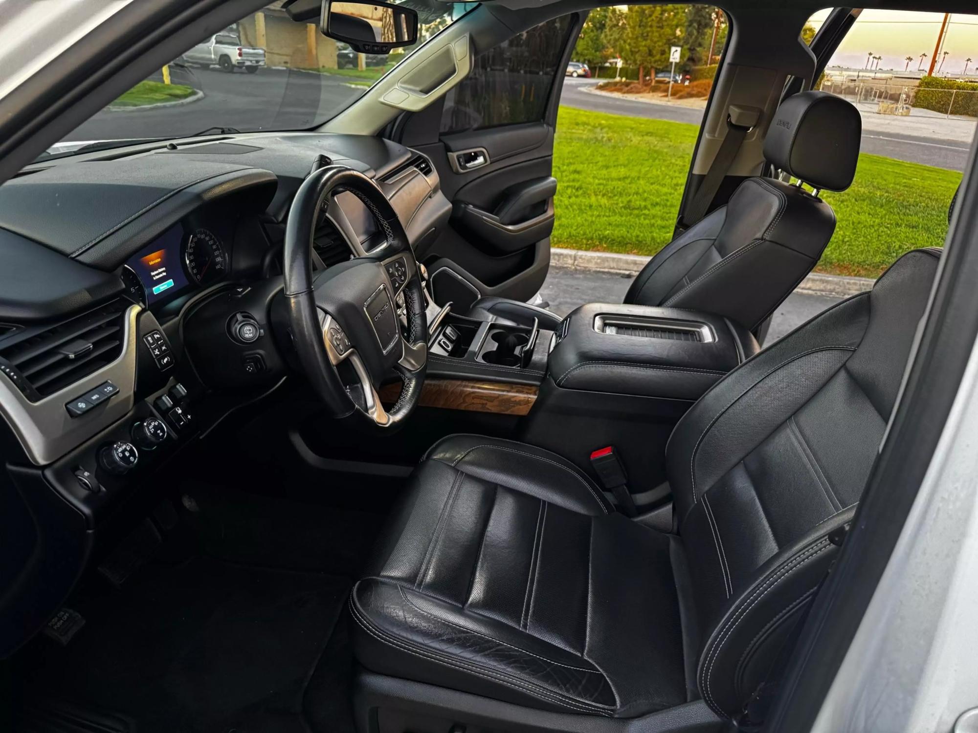 2020 GMC Yukon Denali photo 58