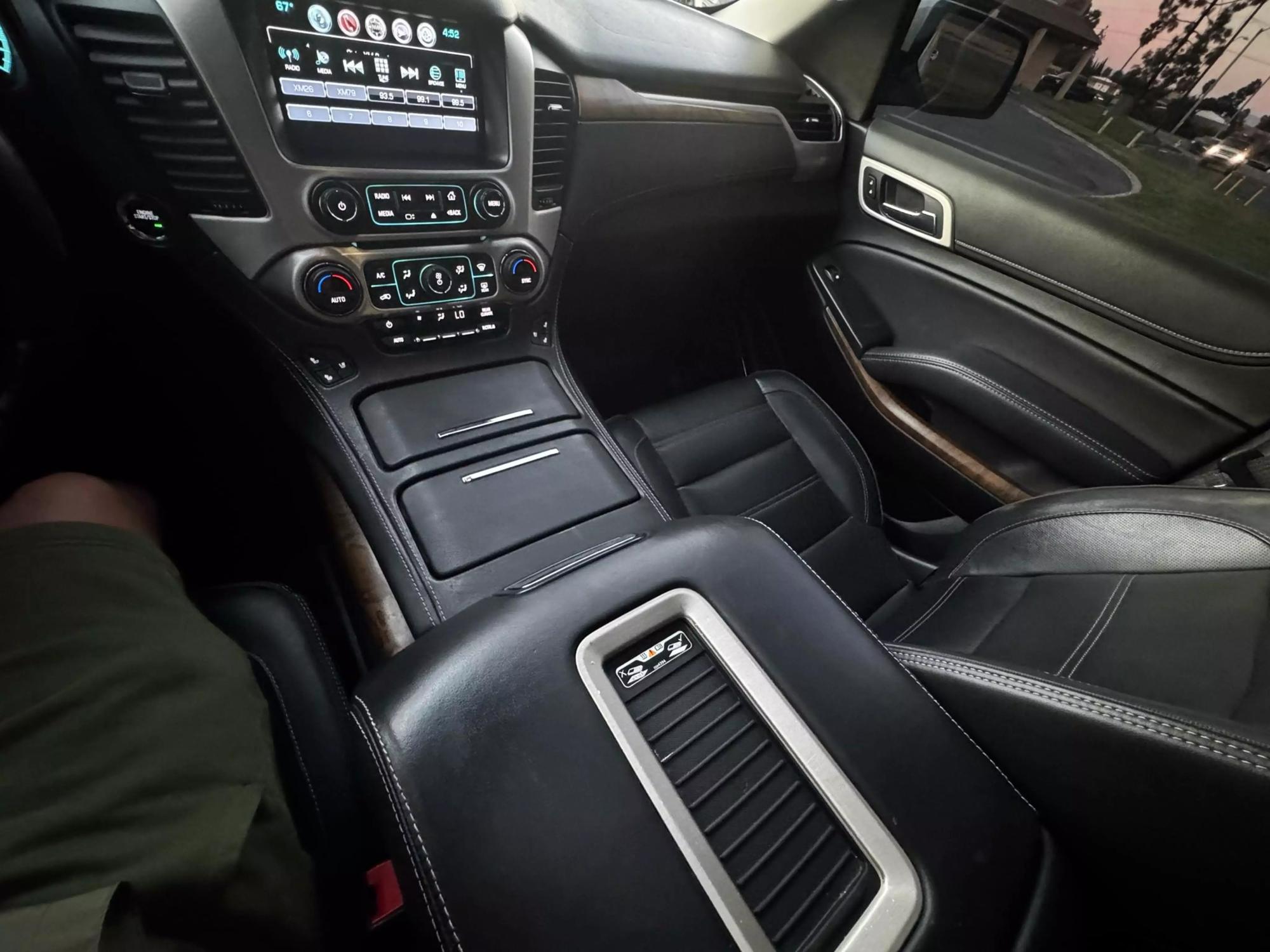 2020 GMC Yukon Denali photo 95