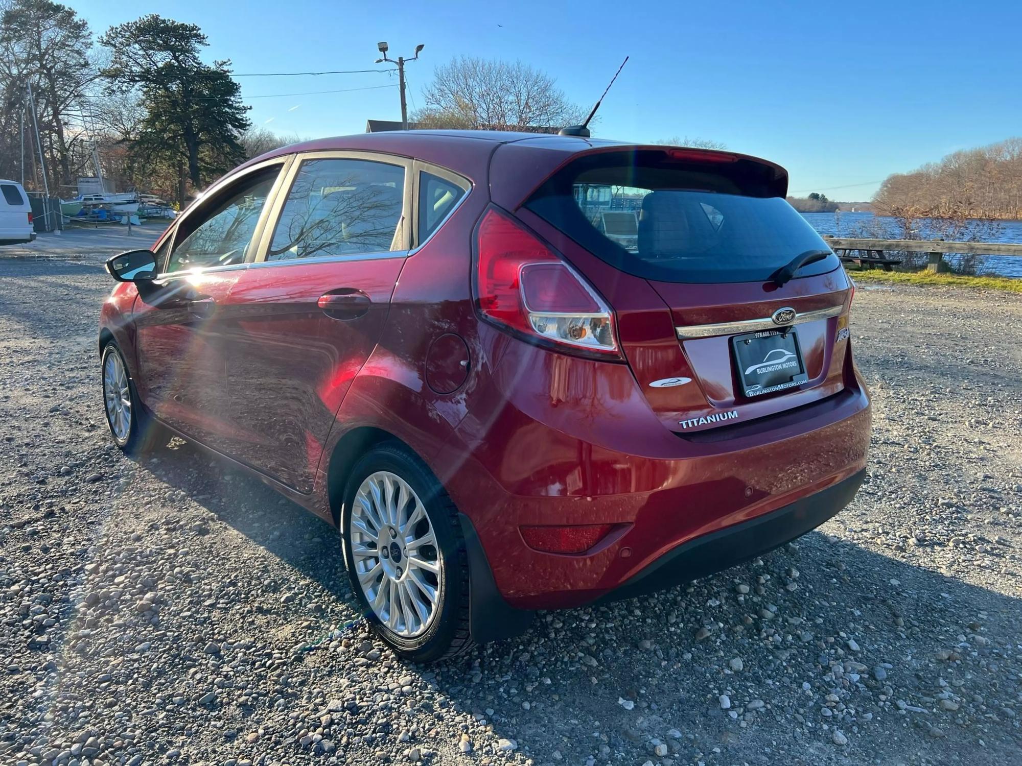 2015 Ford Fiesta Titanium photo 27