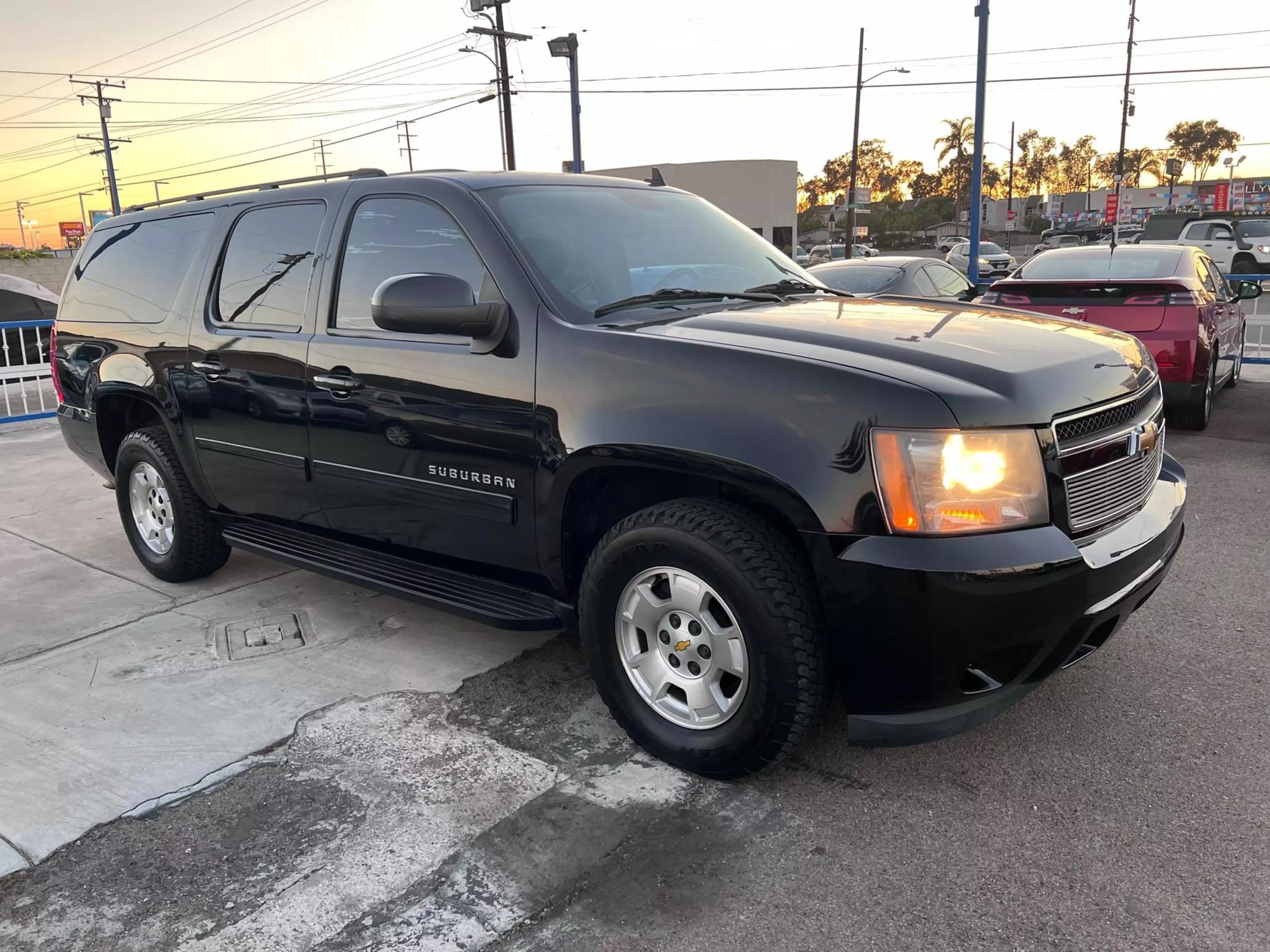 2010 Chevrolet Suburban LS photo 25