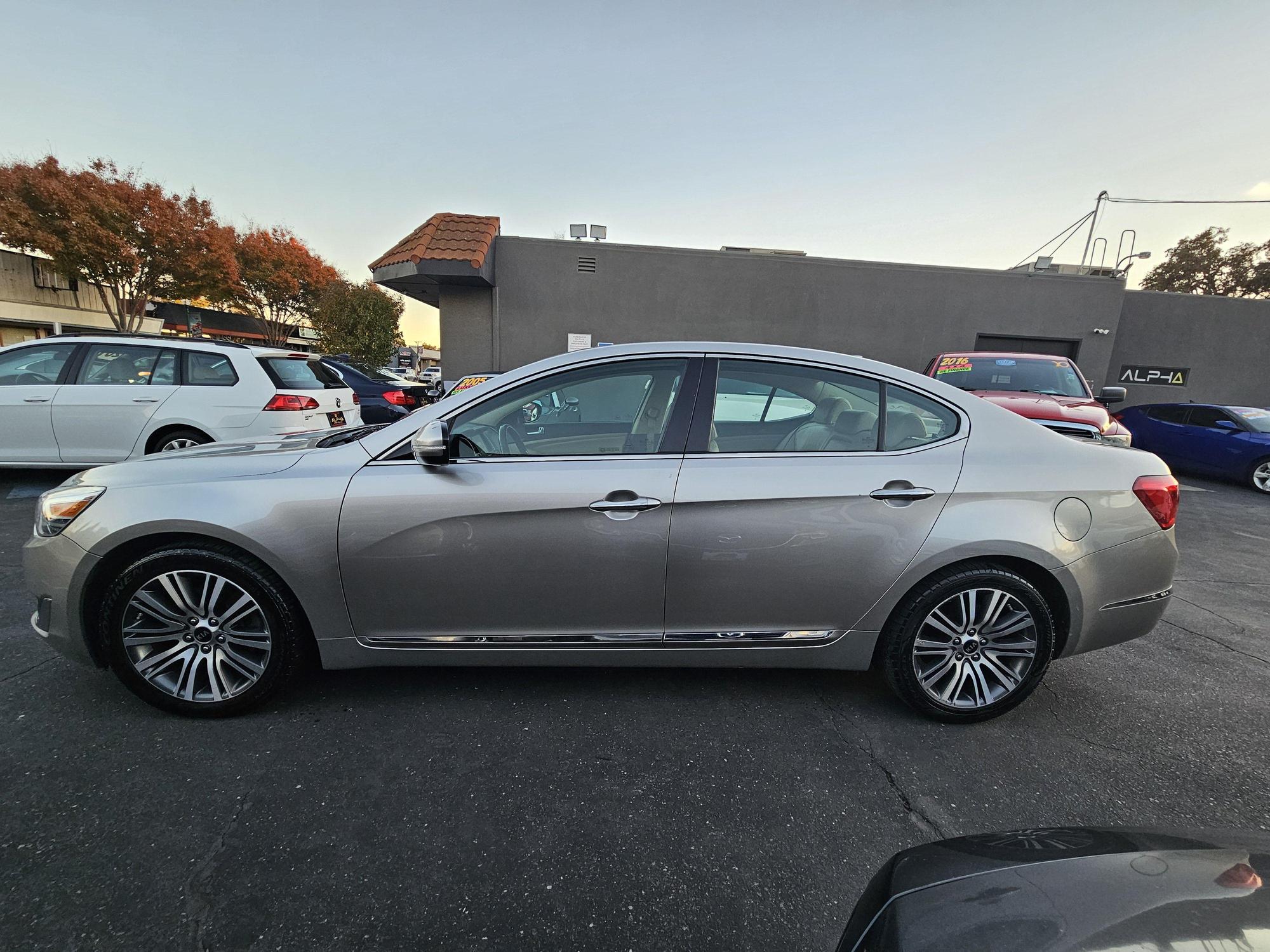 2014 Kia Cadenza Premium photo 45