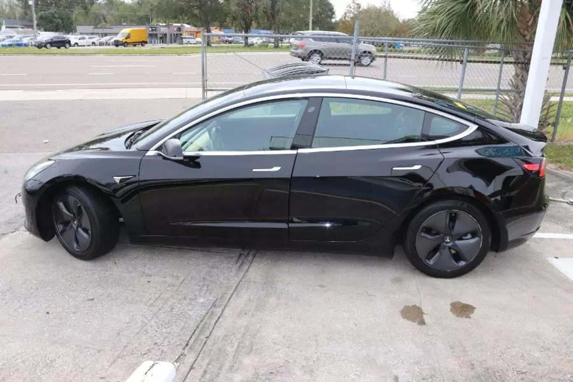 2019 Tesla Model 3 Base photo 16