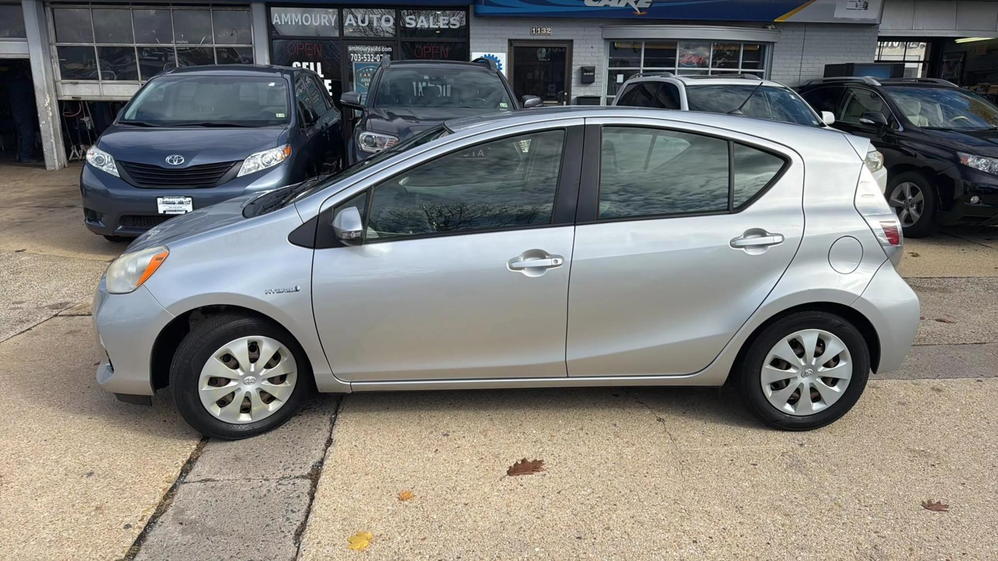 2012 Toyota Prius c One photo 53