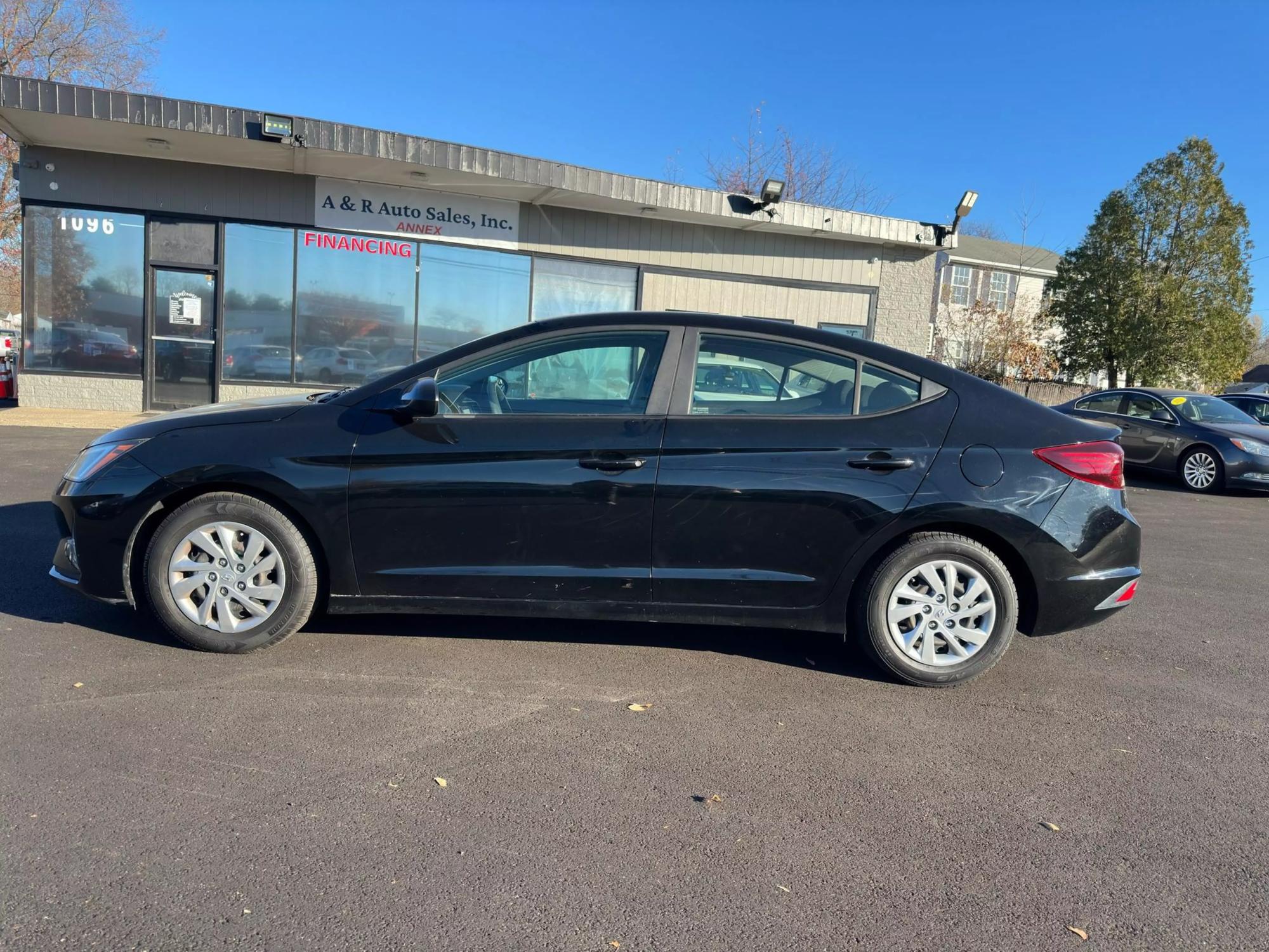 2019 Hyundai Elantra SE photo 26