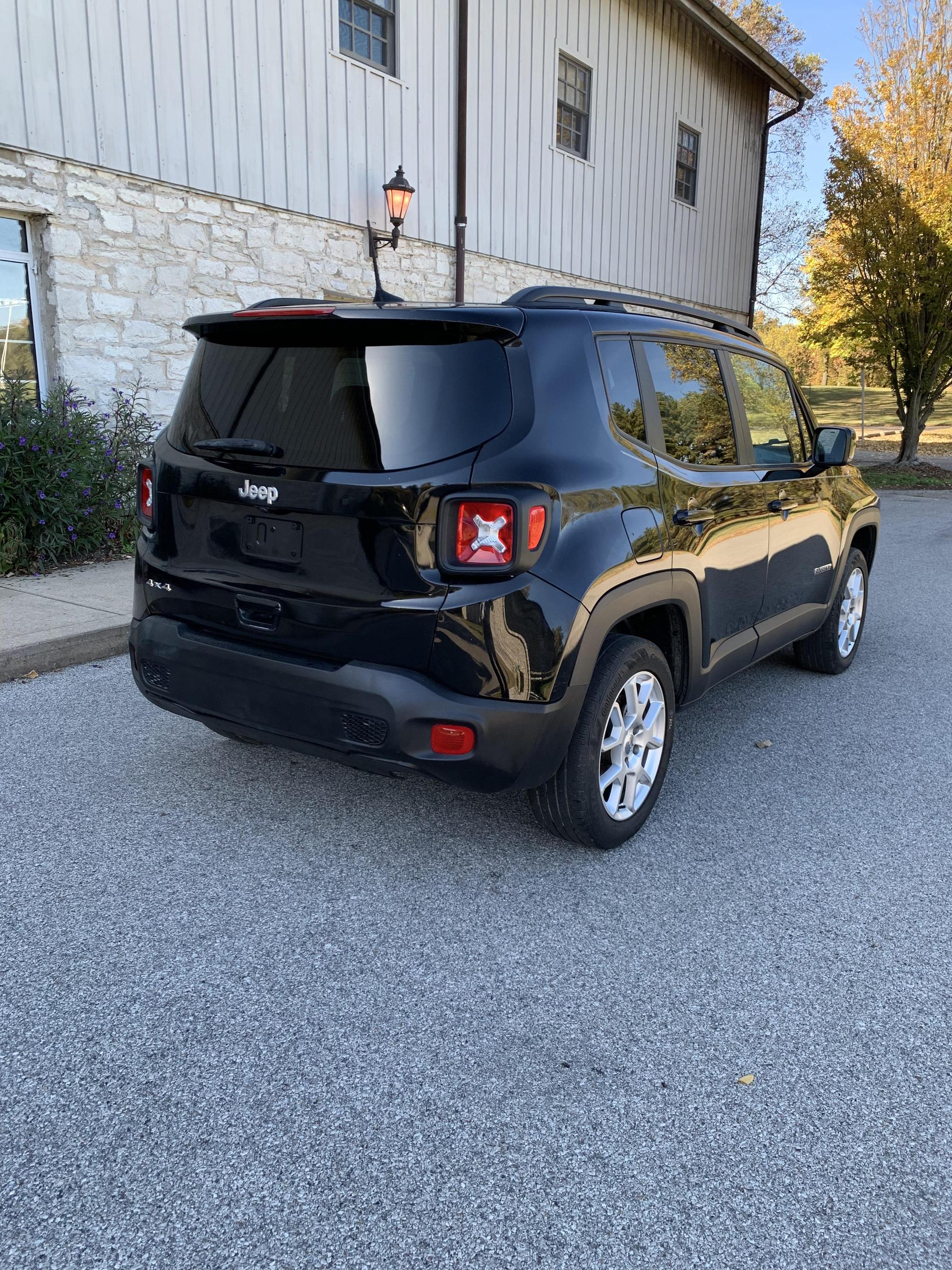 2021 Jeep Renegade Latitude photo 24