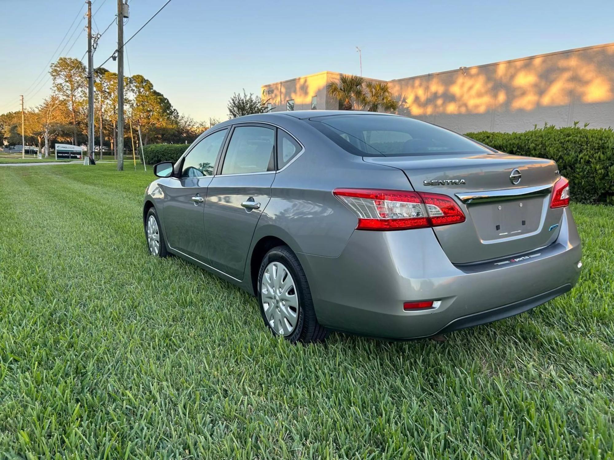 2013 Nissan Sentra SV photo 24