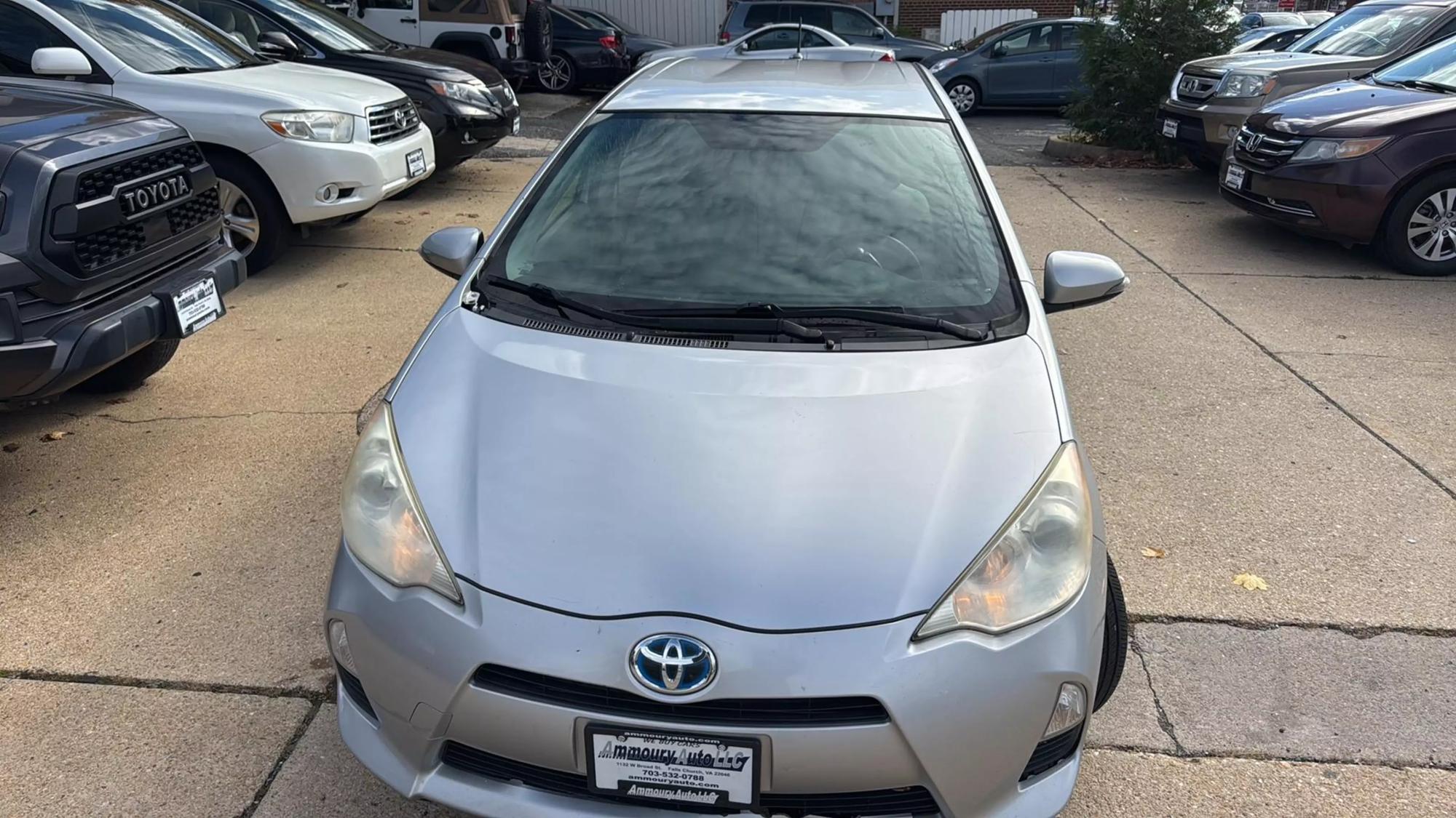 2012 Toyota Prius c One photo 47