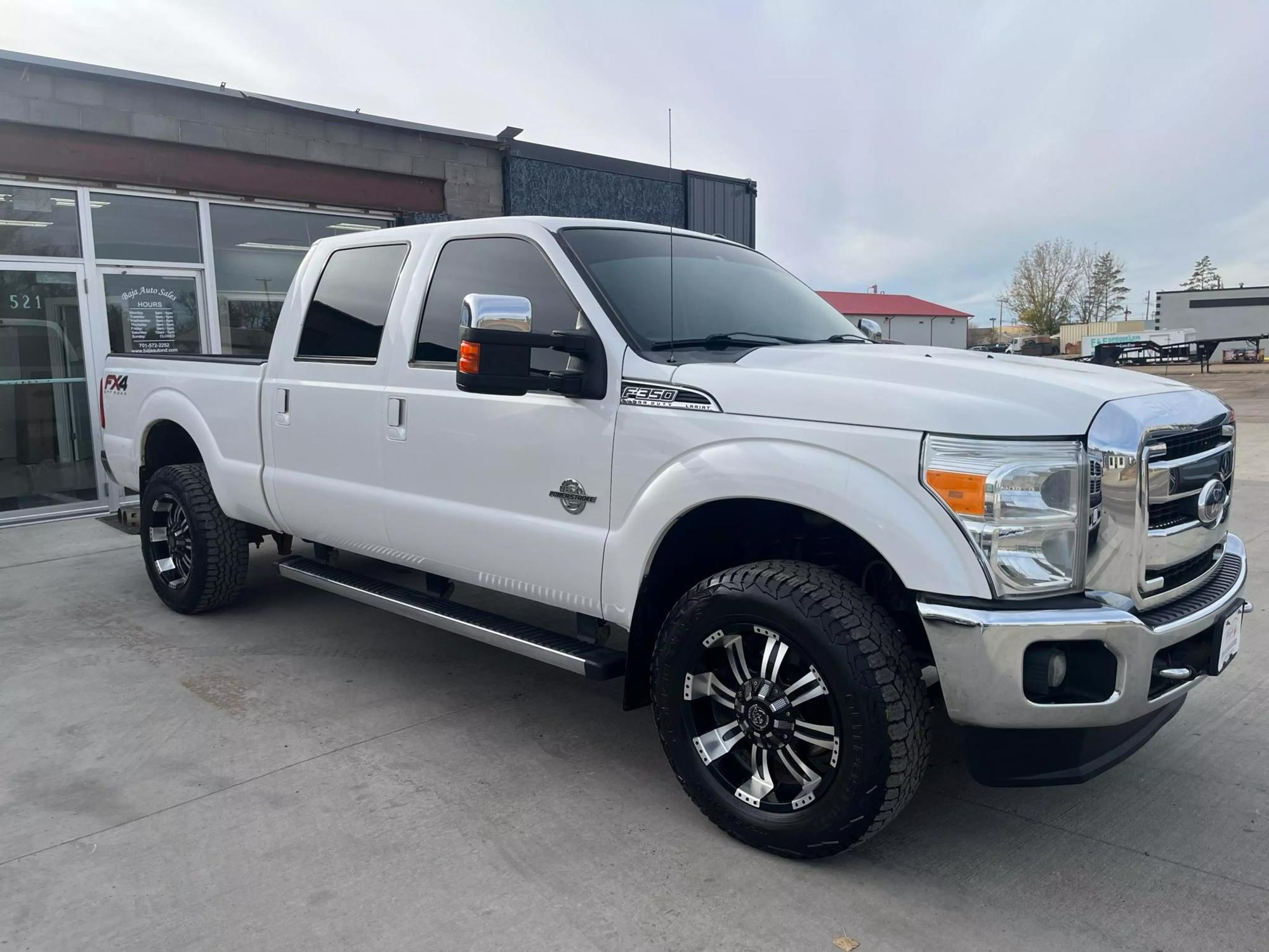 2012 Ford F-350 Super Duty Lariat photo 30