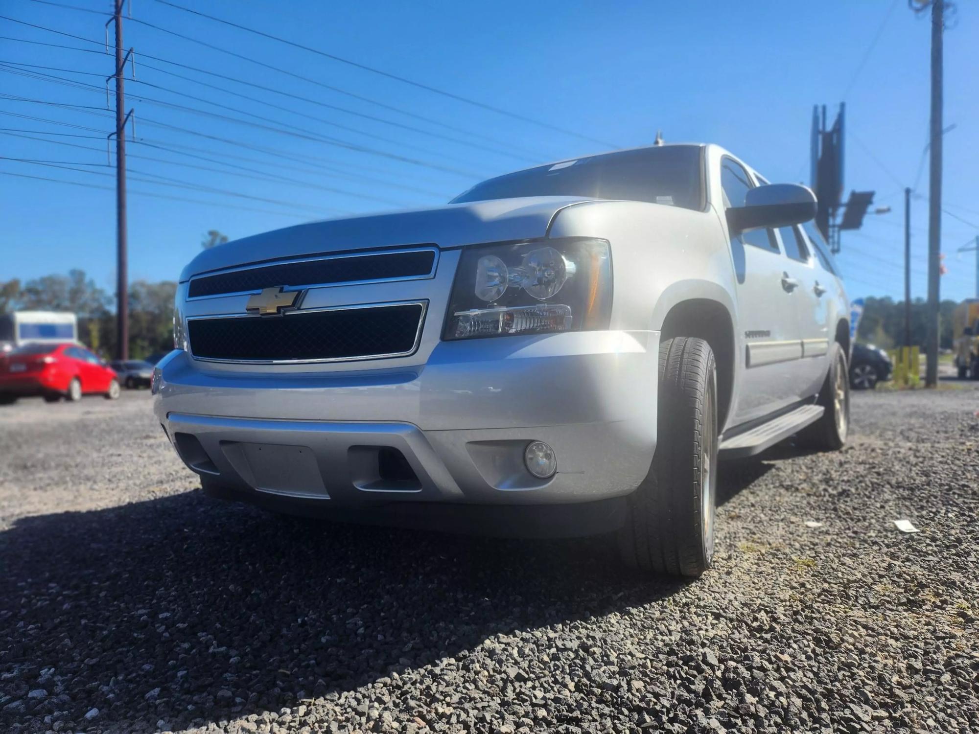 2013 Chevrolet Suburban LT photo 13