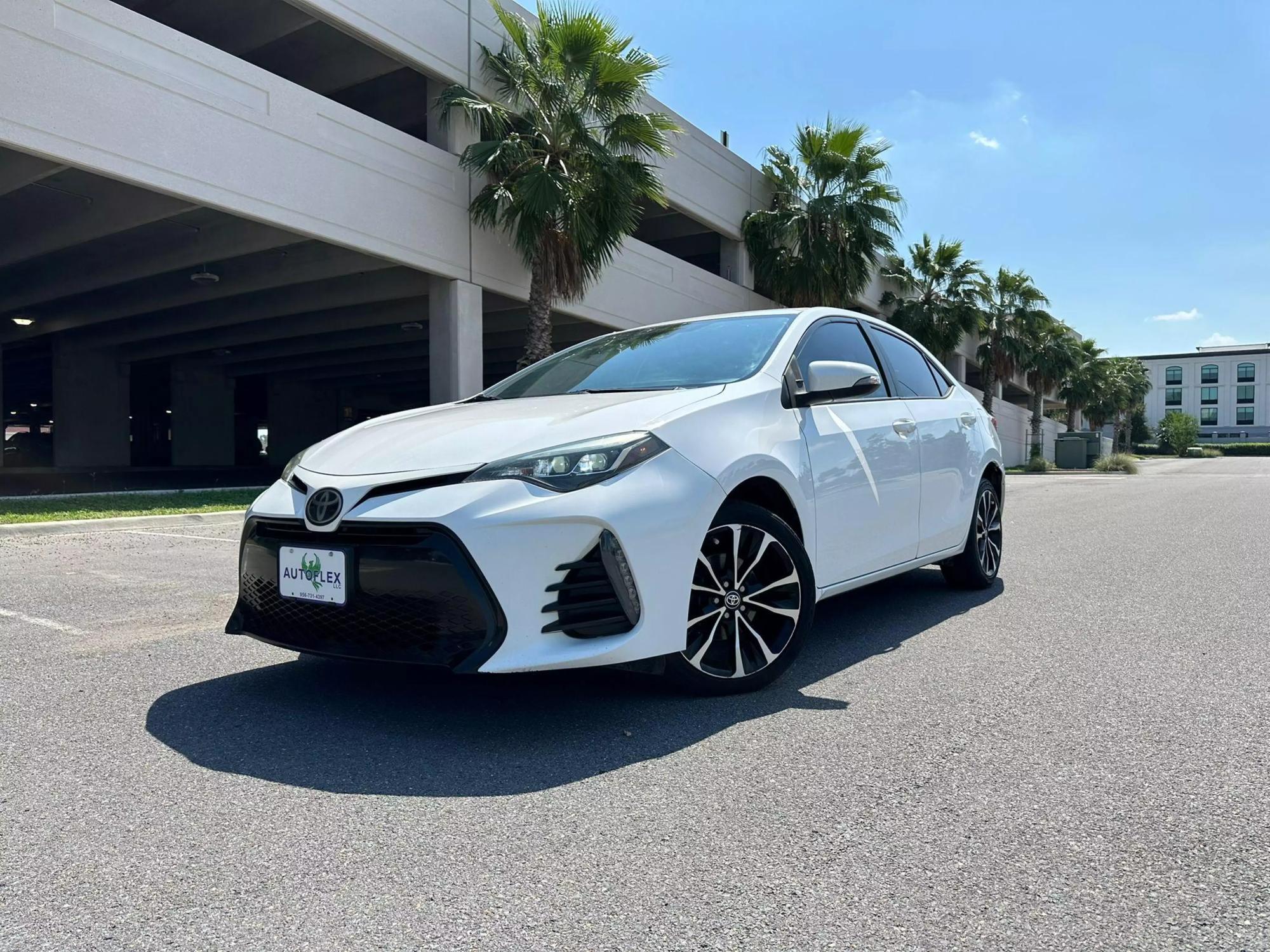 2018 Toyota Corolla SE photo 12