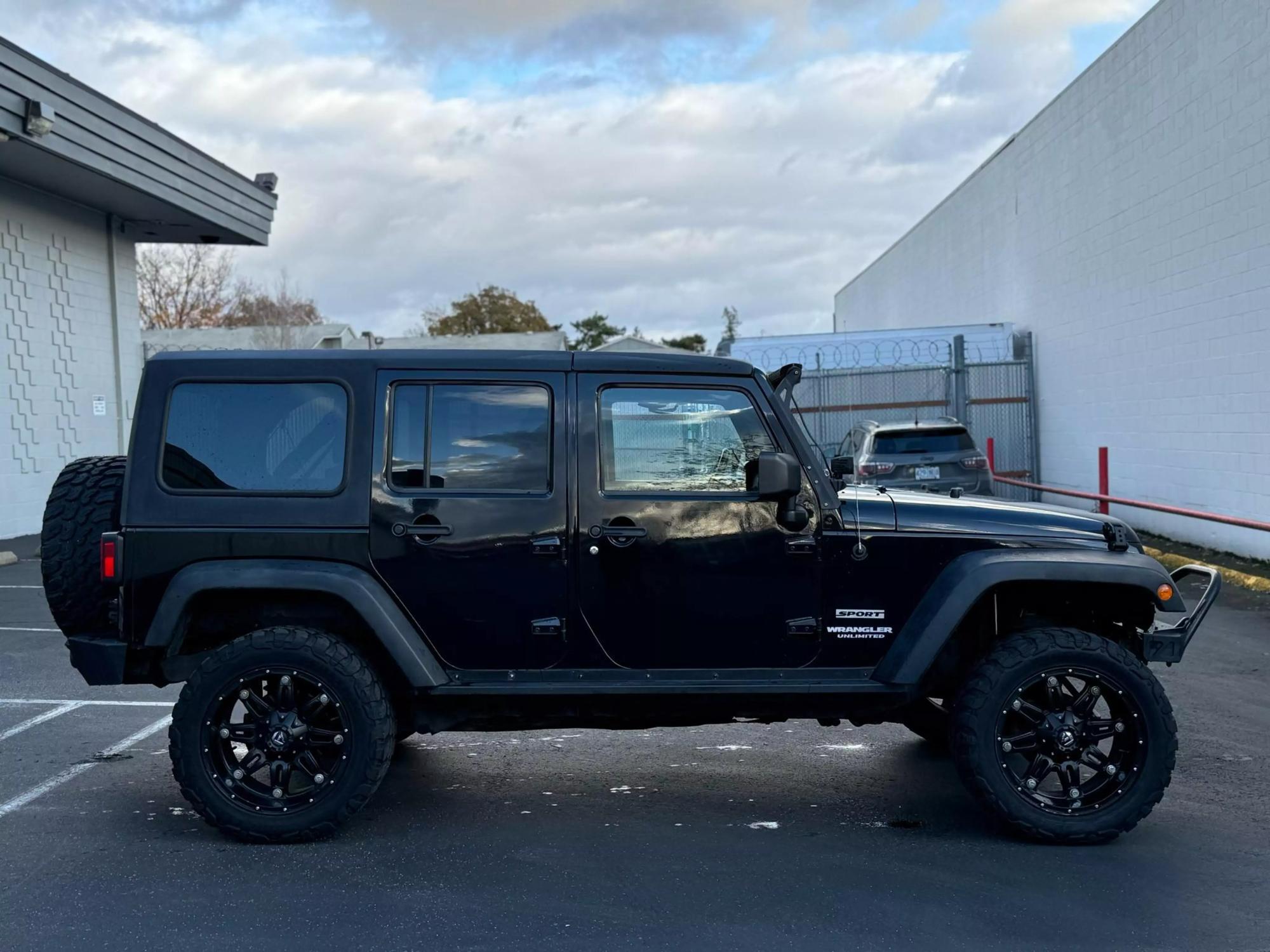 2013 Jeep Wrangler Unlimited Sport photo 28