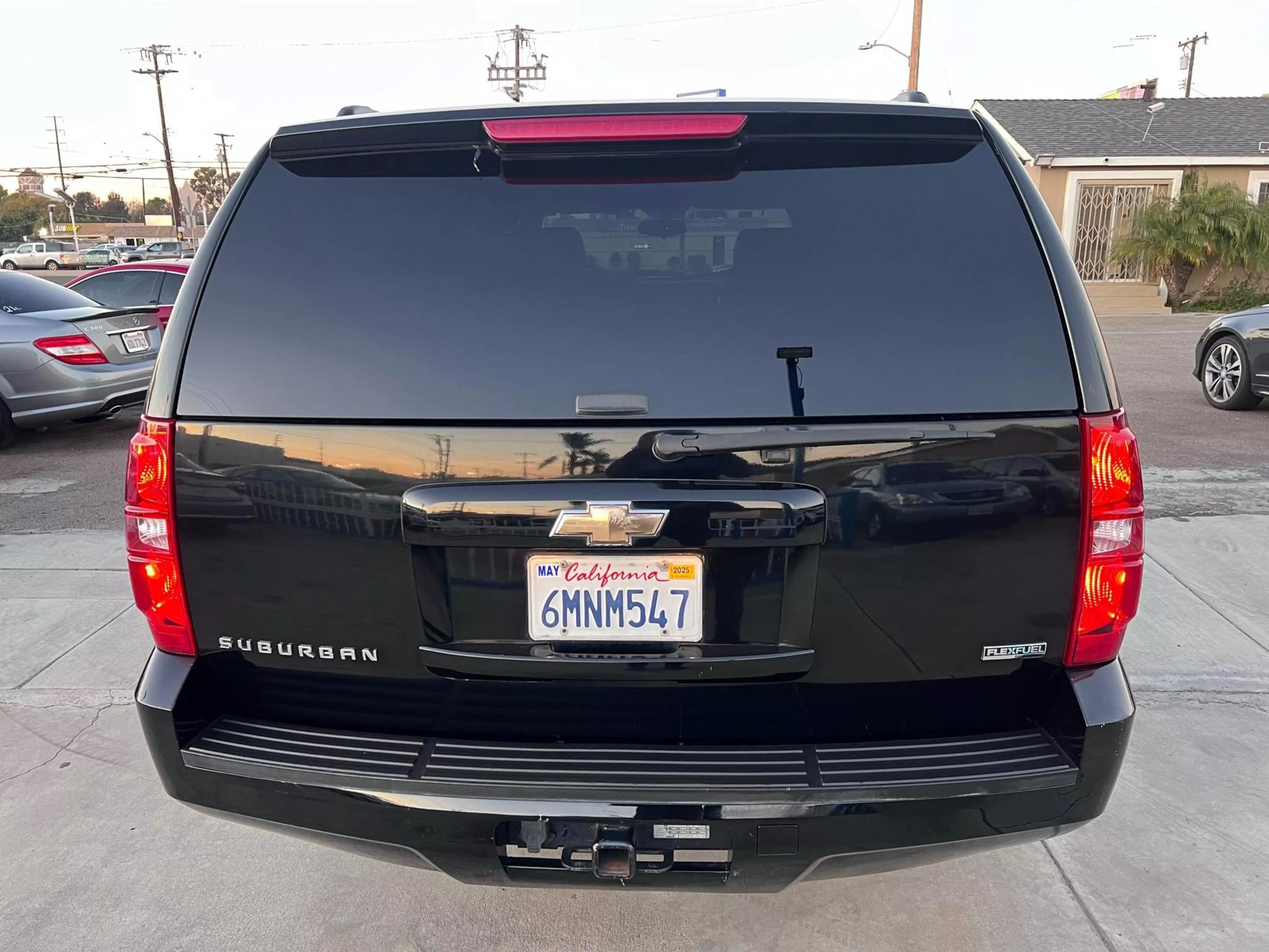 2010 Chevrolet Suburban LS photo 28