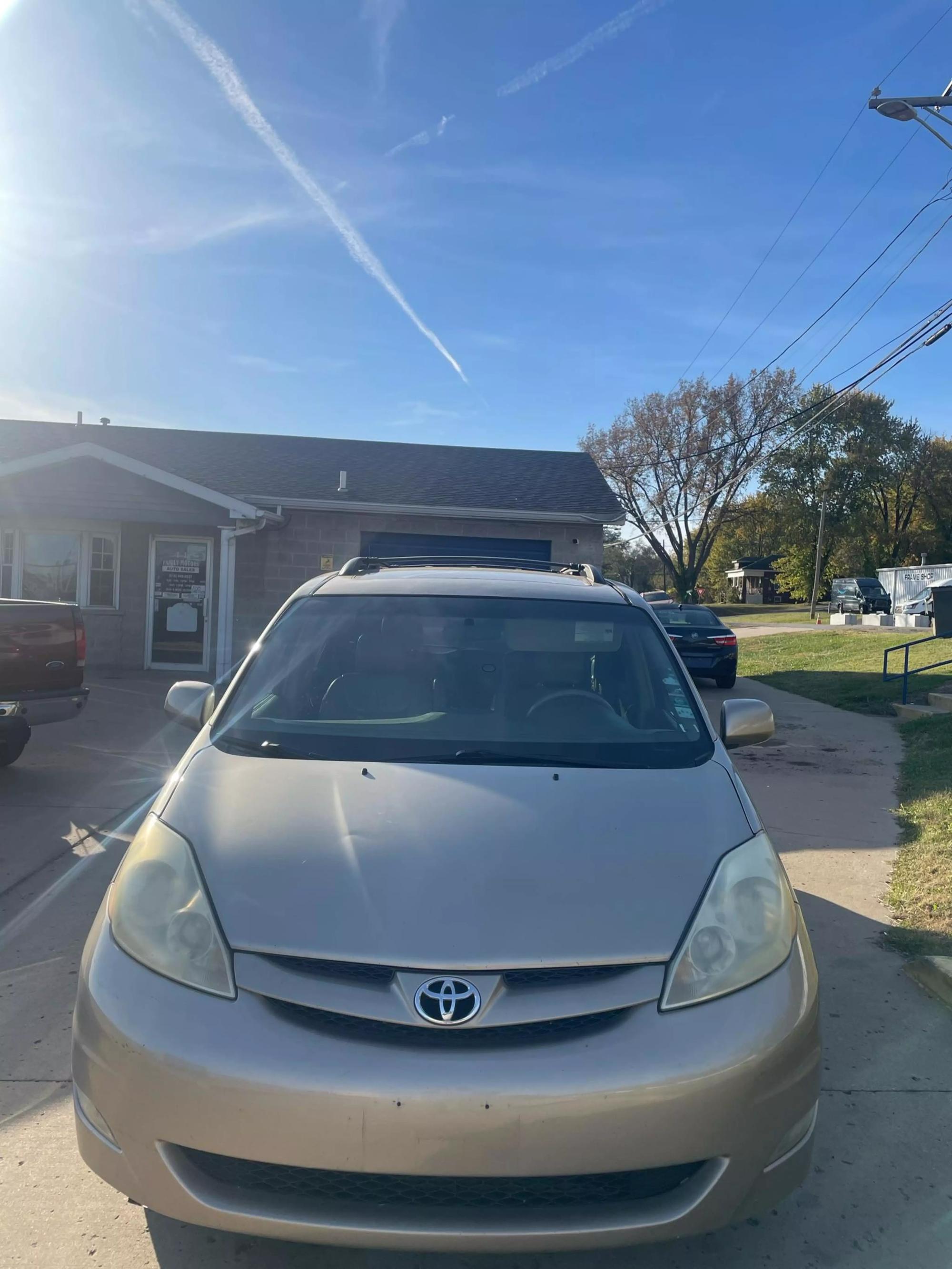 2006 Toyota Sienna XLE photo 22