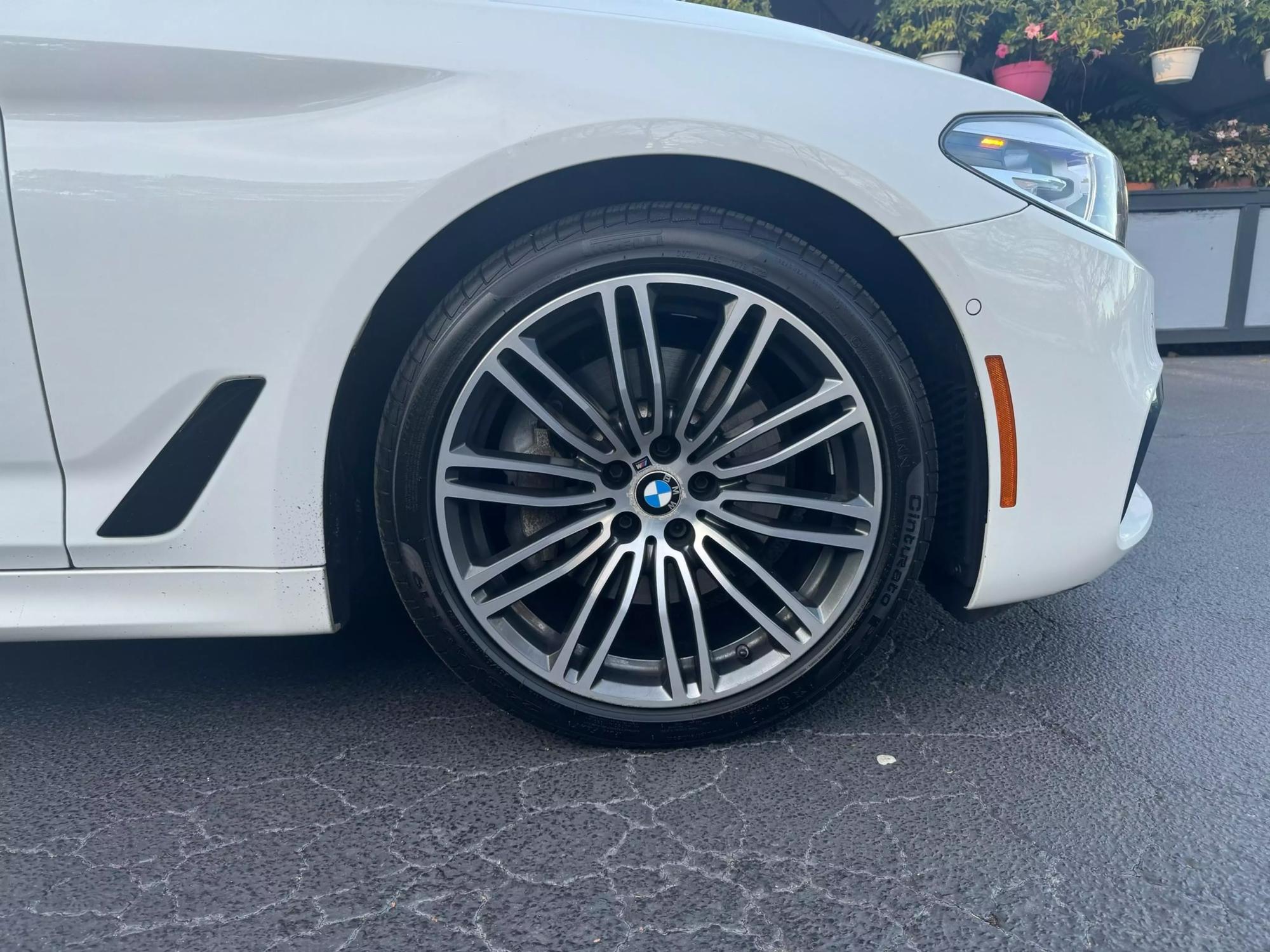 2019 BMW 5 Series 540i photo 57