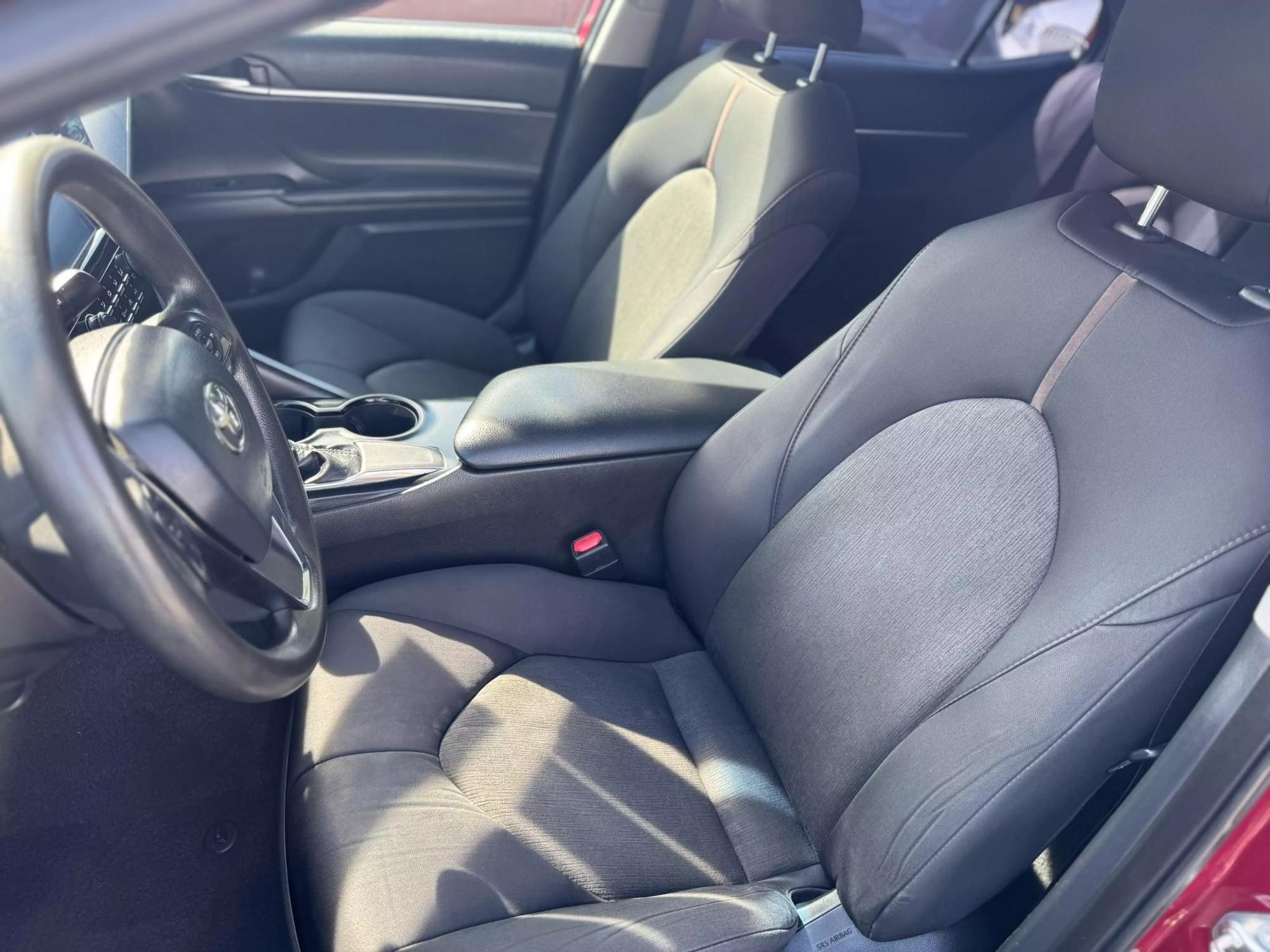 2019 Toyota Camry LE photo 26