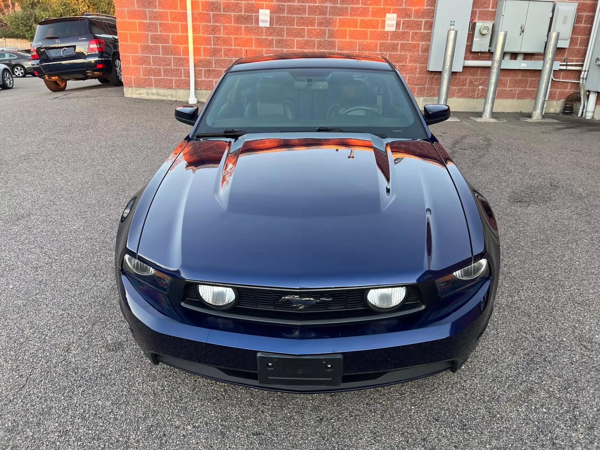 2011 Ford Mustang GT Premium photo 28