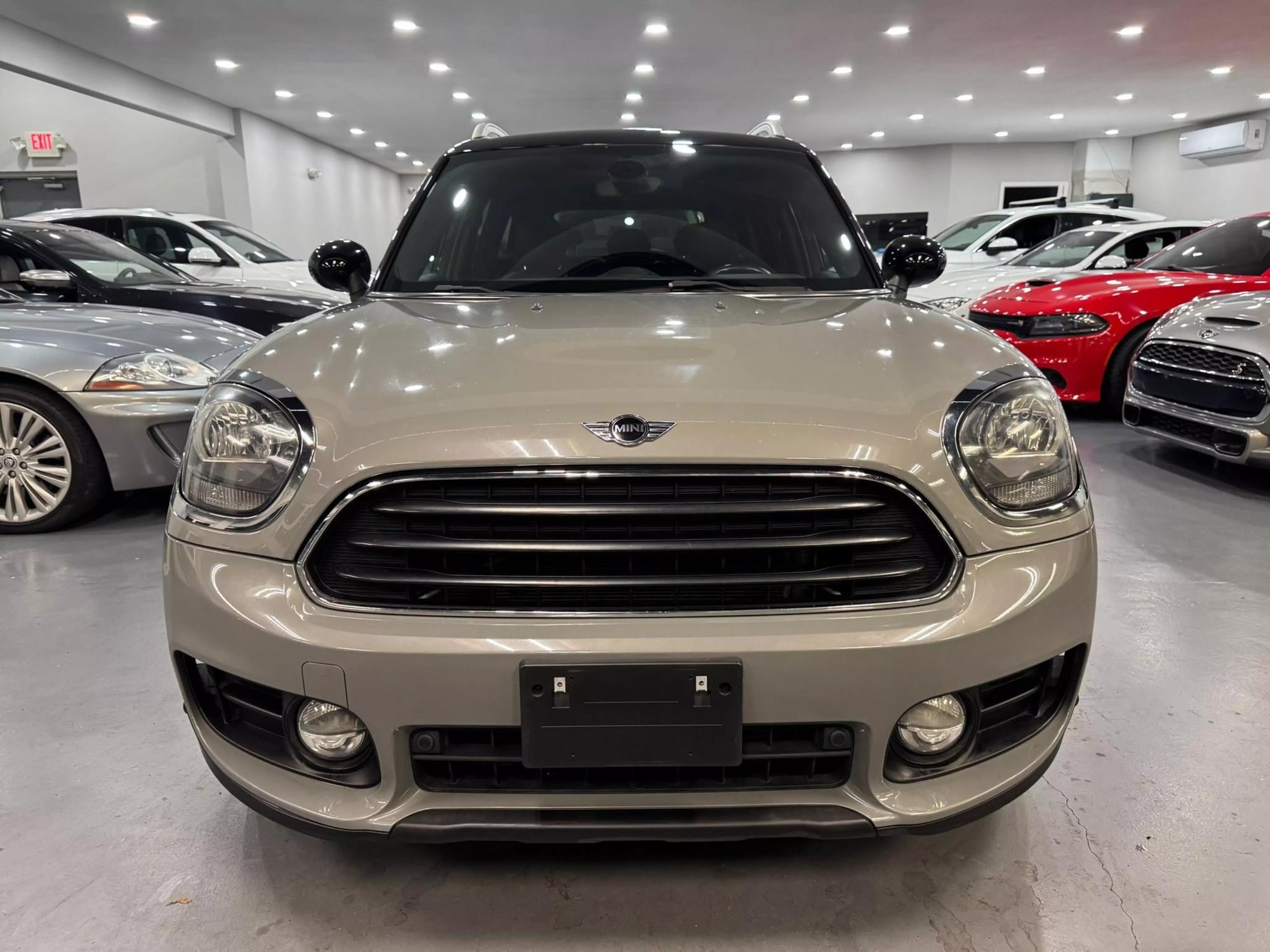 2018 MINI Countryman Base photo 2