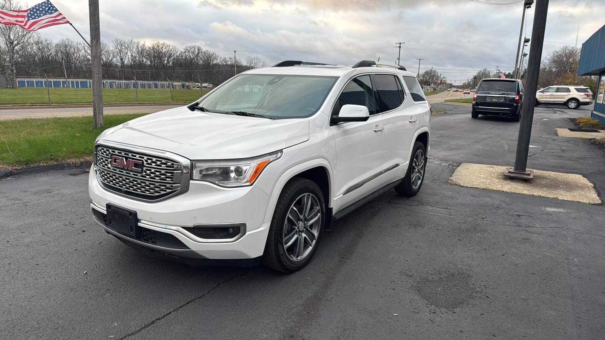 2017 GMC Acadia Denali photo 22