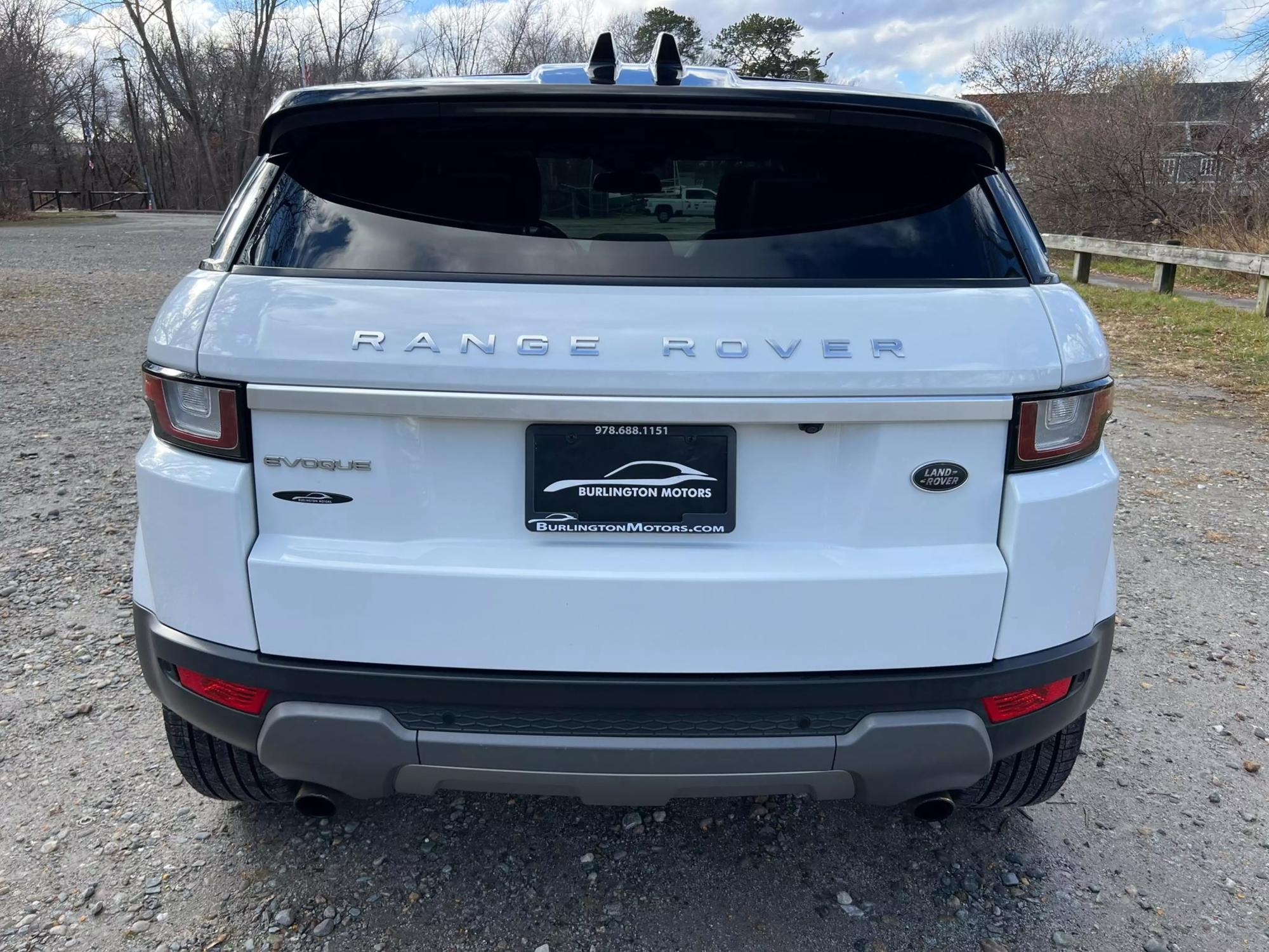 2017 Land Rover Range Rover Evoque HSE photo 24