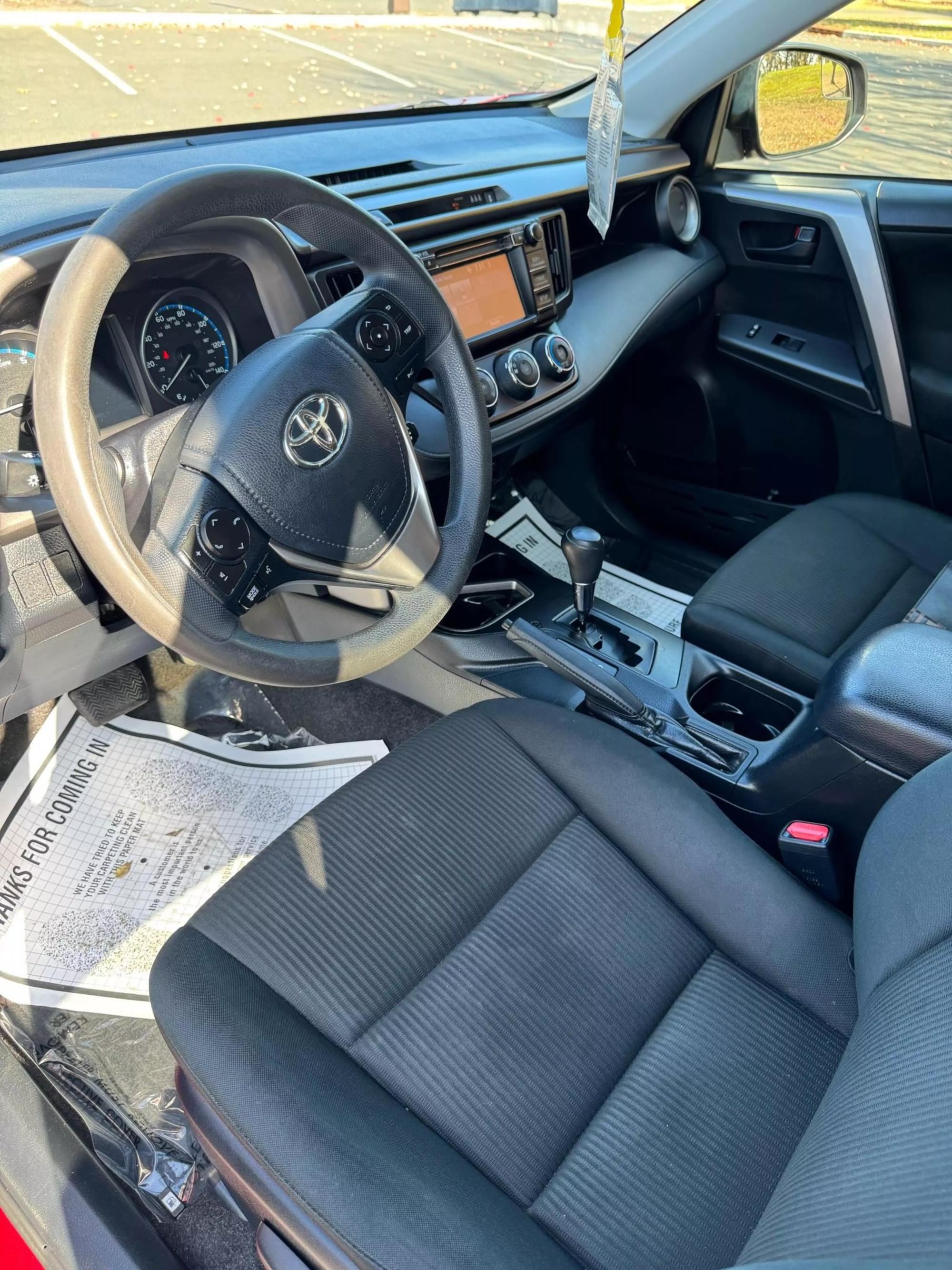 2018 Toyota RAV4 LE photo 29