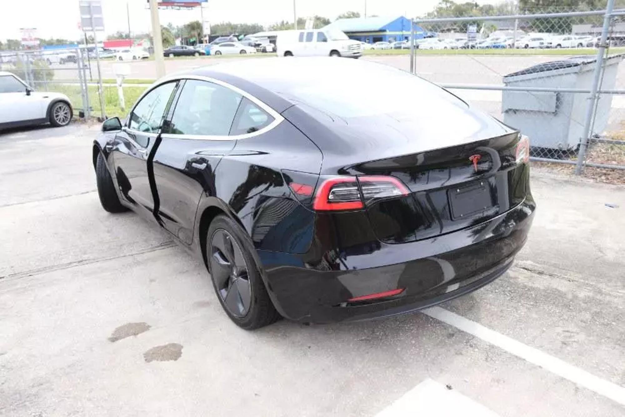 2019 Tesla Model 3 Base photo 17