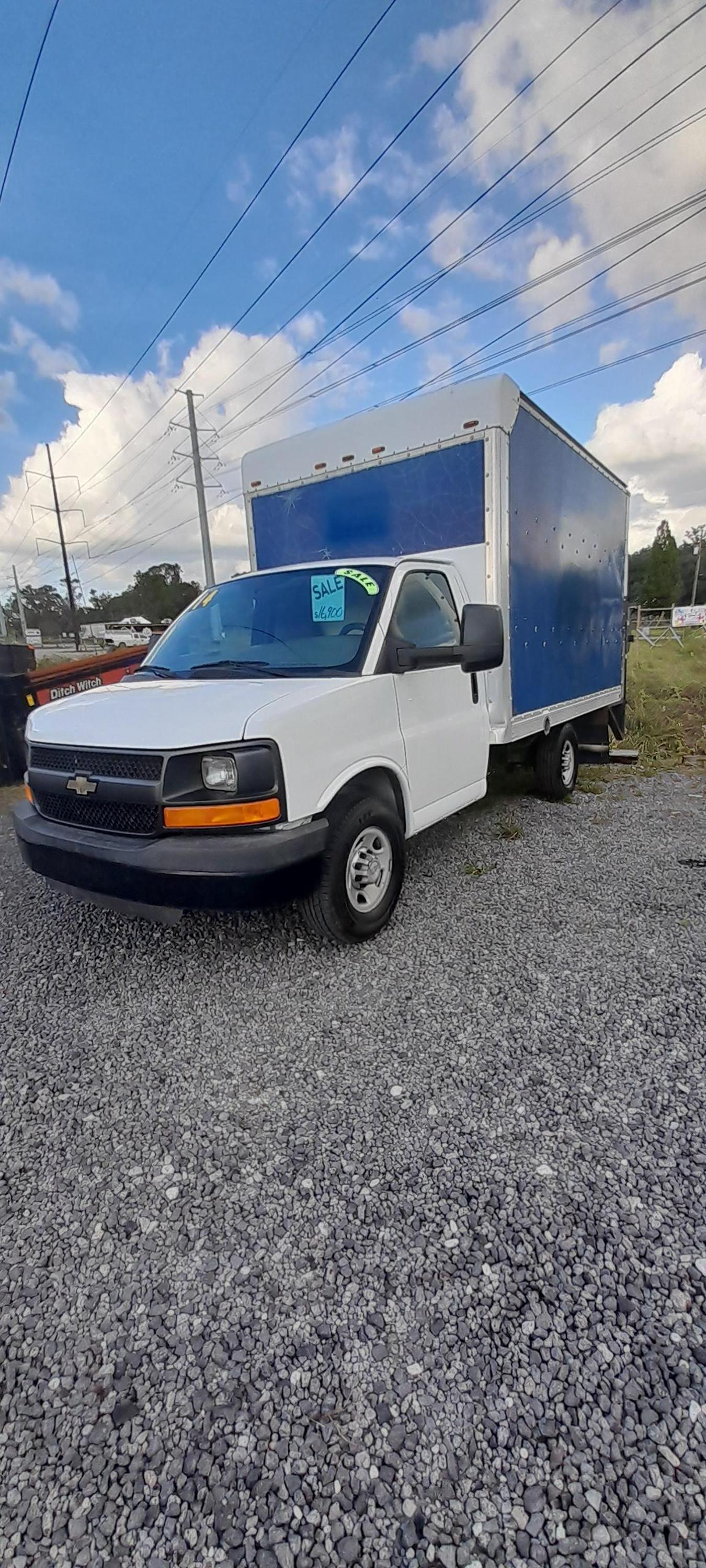 2014 Chevrolet Express Cutaway Base photo 7