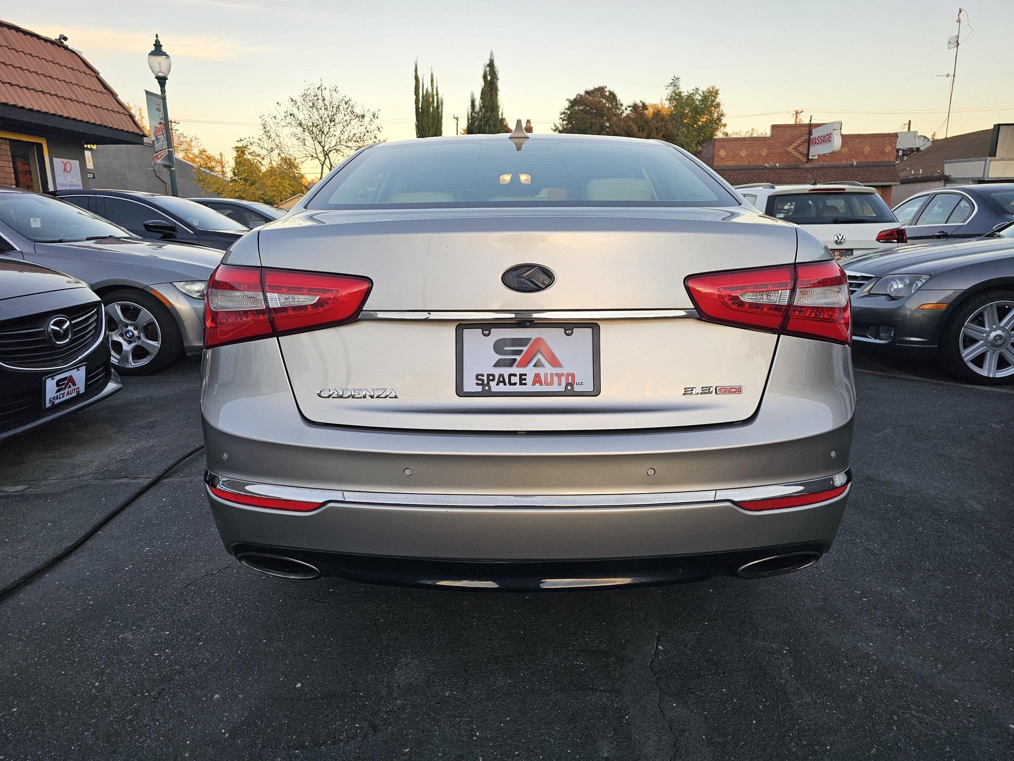 2014 Kia Cadenza Premium photo 43