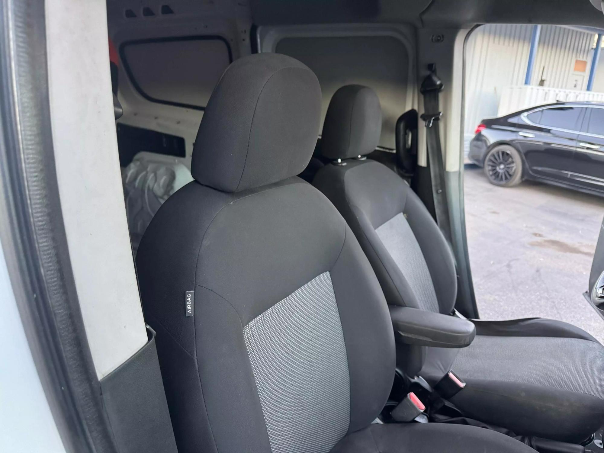 2017 RAM Promaster City Tradesman photo 31