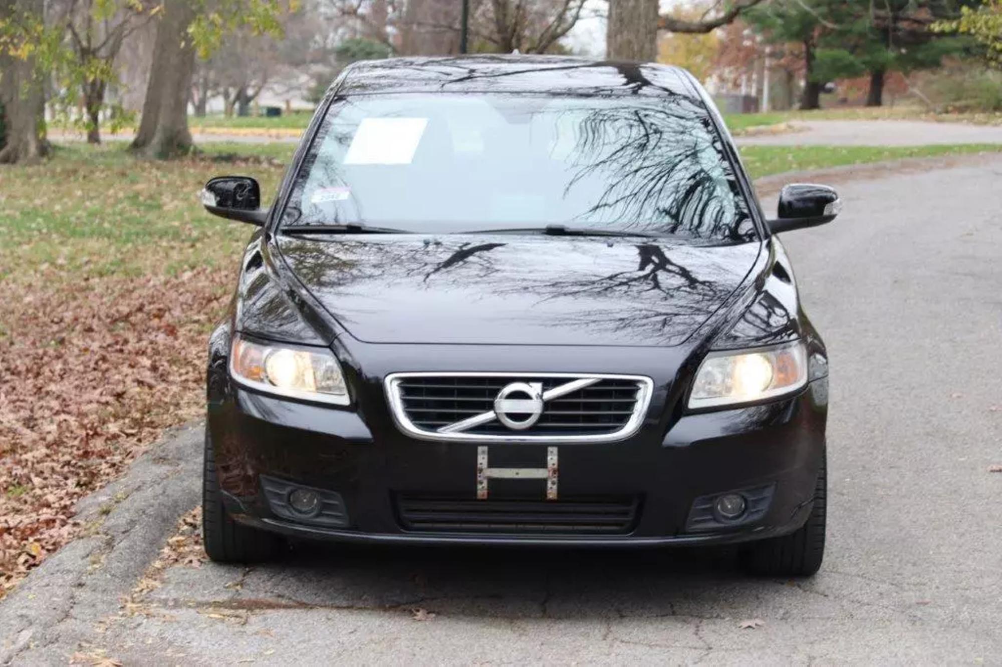 2011 Volvo V50 R-Design photo 30